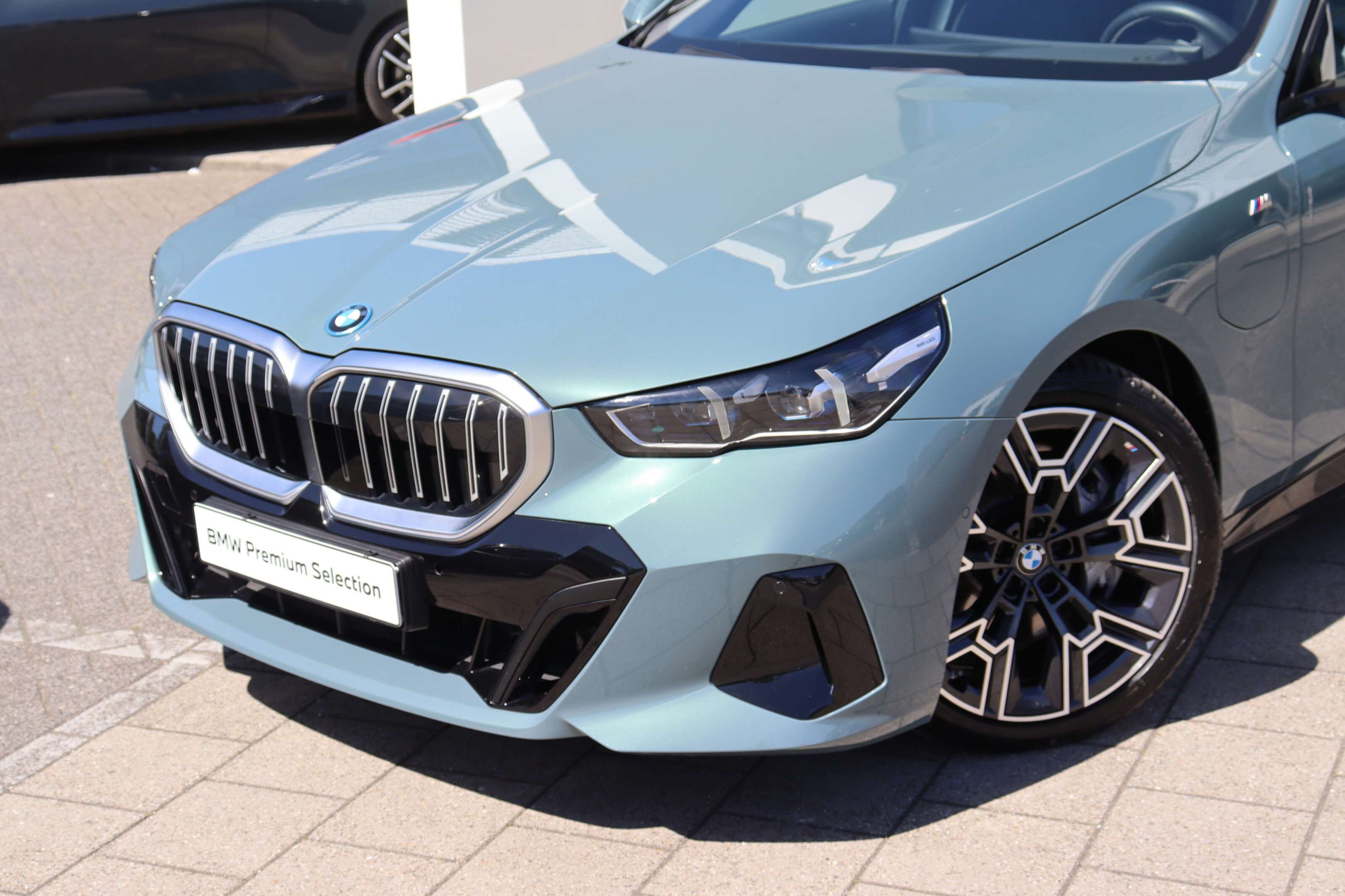 BMW 5 Serie 550e xDrive M Sport Automaat