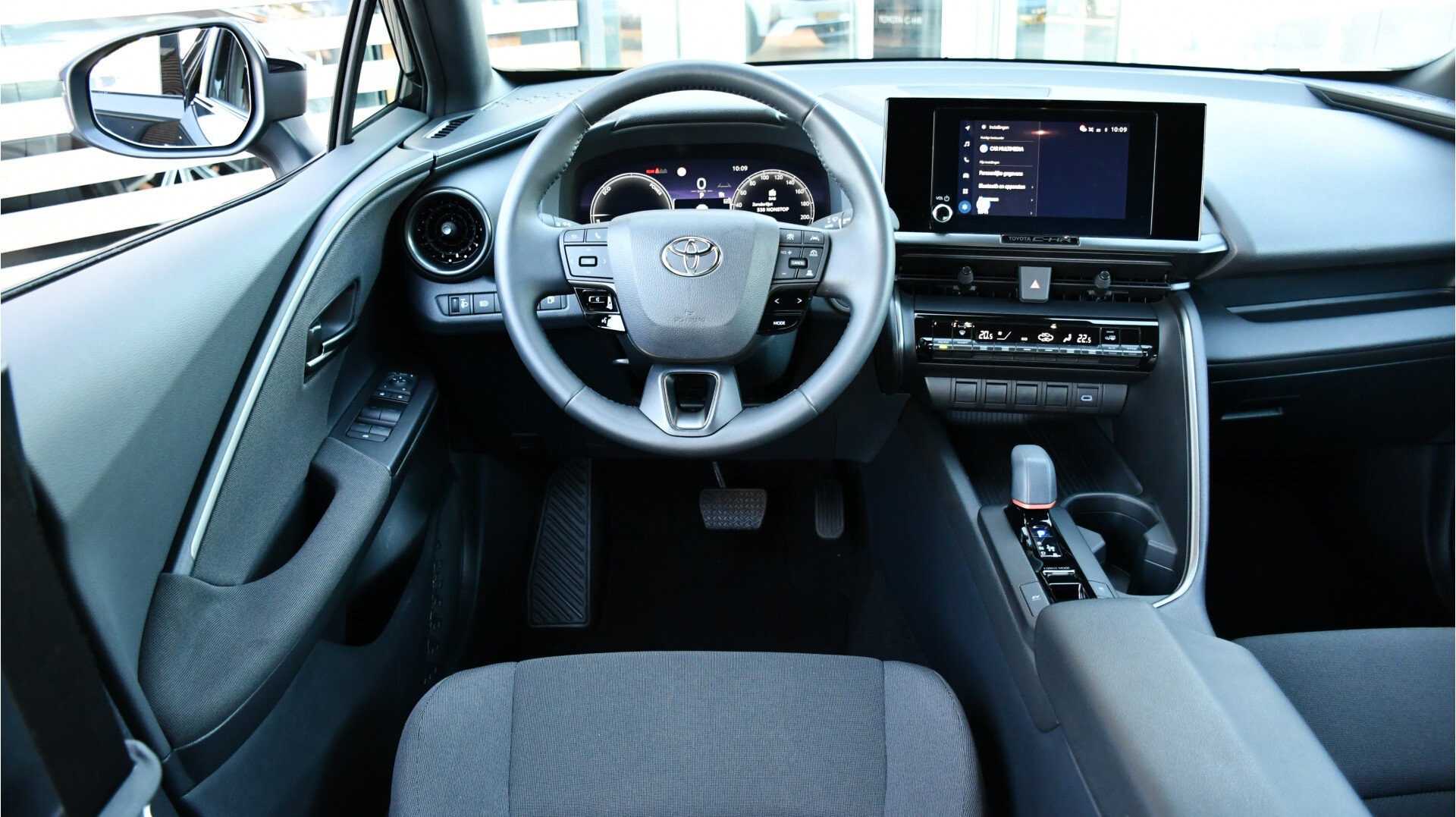 Toyota C-HR 1.8 Hybrid 140 Dynamic Automaat 140pk - Afbeelding 2