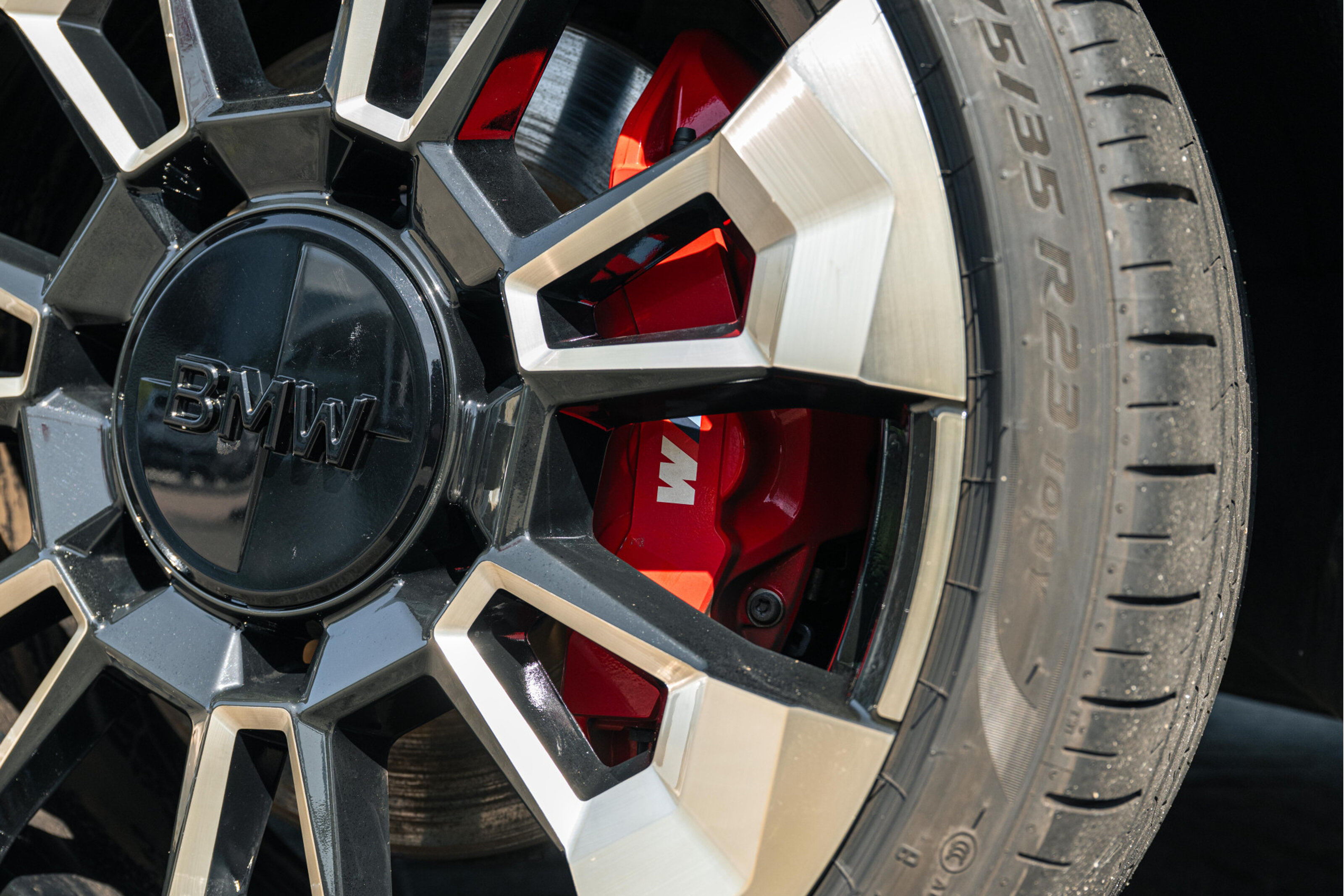 BMW XM PHEV Label Red Automaat