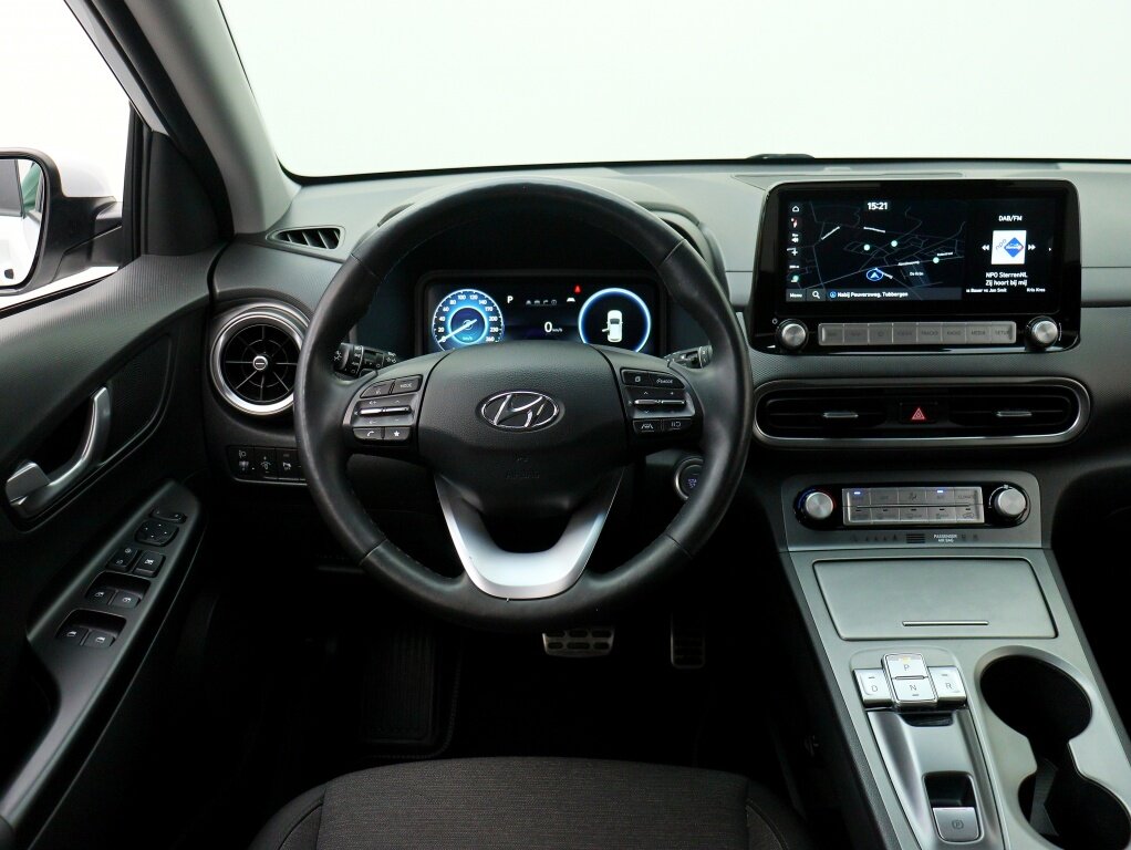 Hyundai Kona EV Comf Smart 64 kWh | Stoelverwarming | Navigatie | All-seasonb - Afbeelding 3