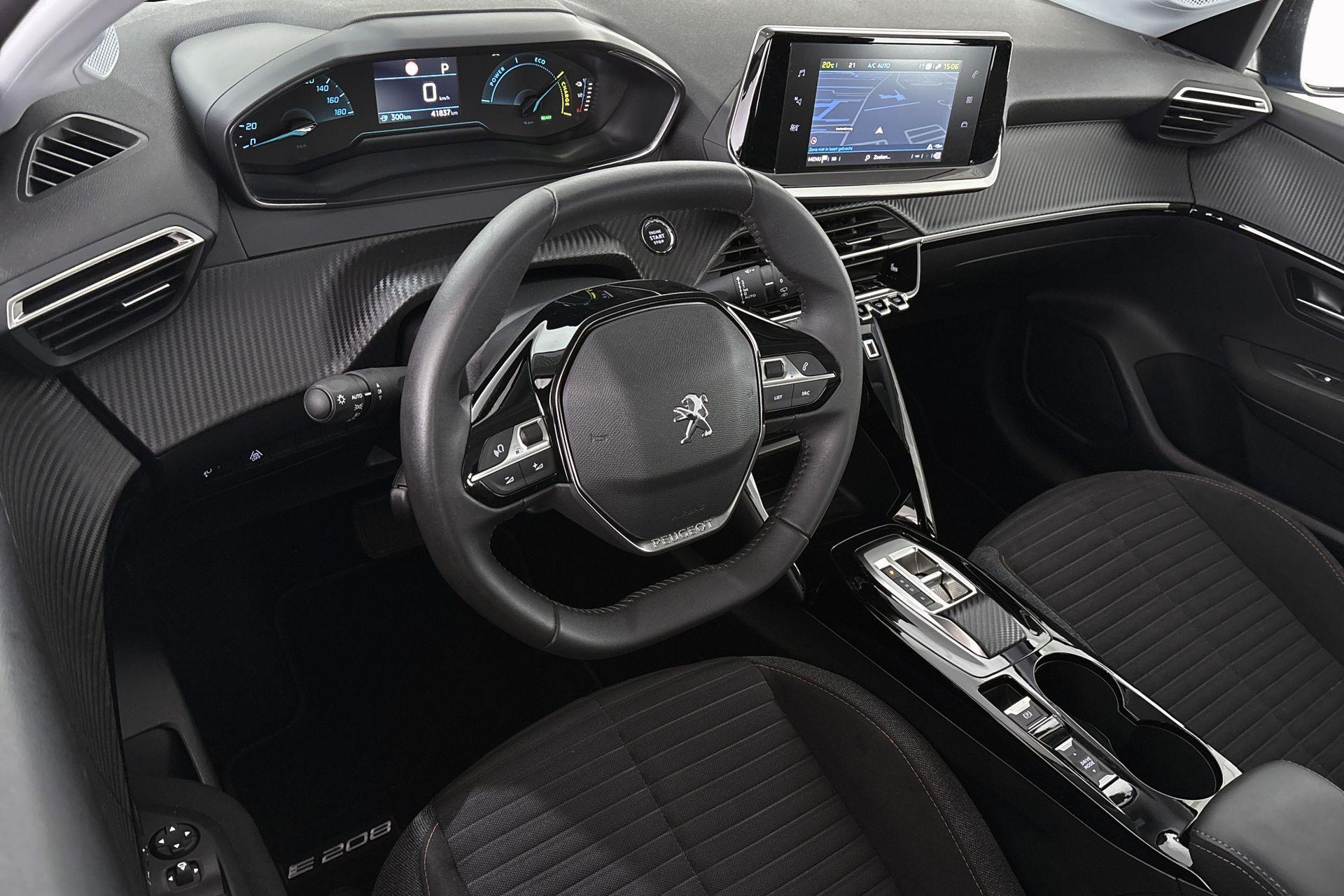 Peugeot e-208