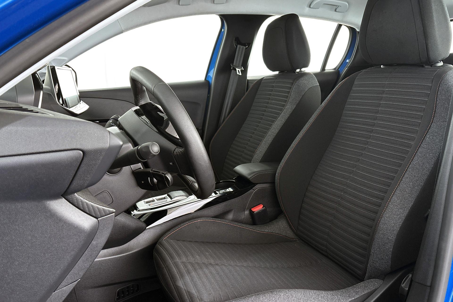 Peugeot e-208