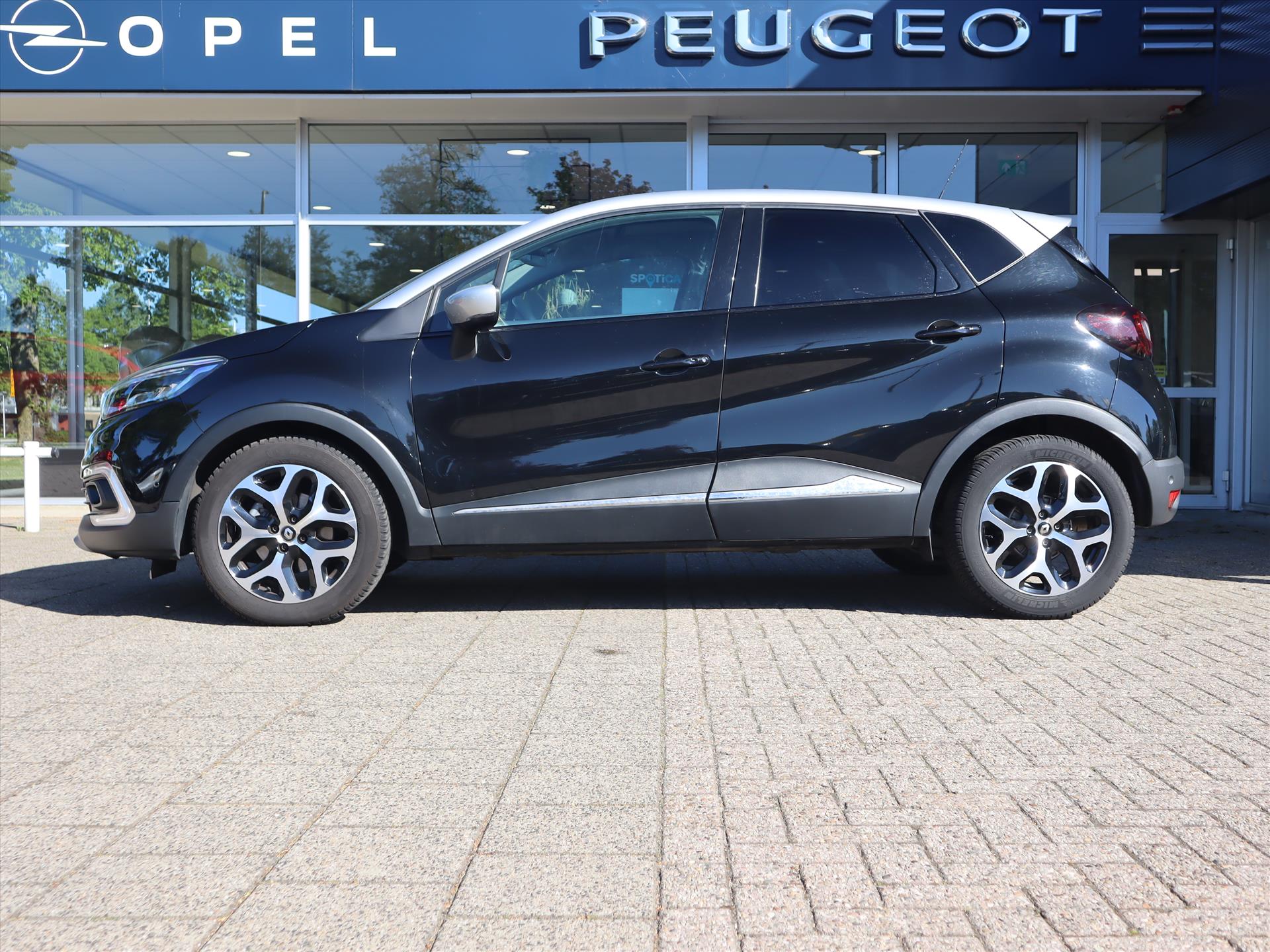 Renault Captur Intens TCe 150pk EDC GPF Automaat, Rijklaarprijs, Navigatie Panoramadak Trekhaak Camera - Afbeelding 2