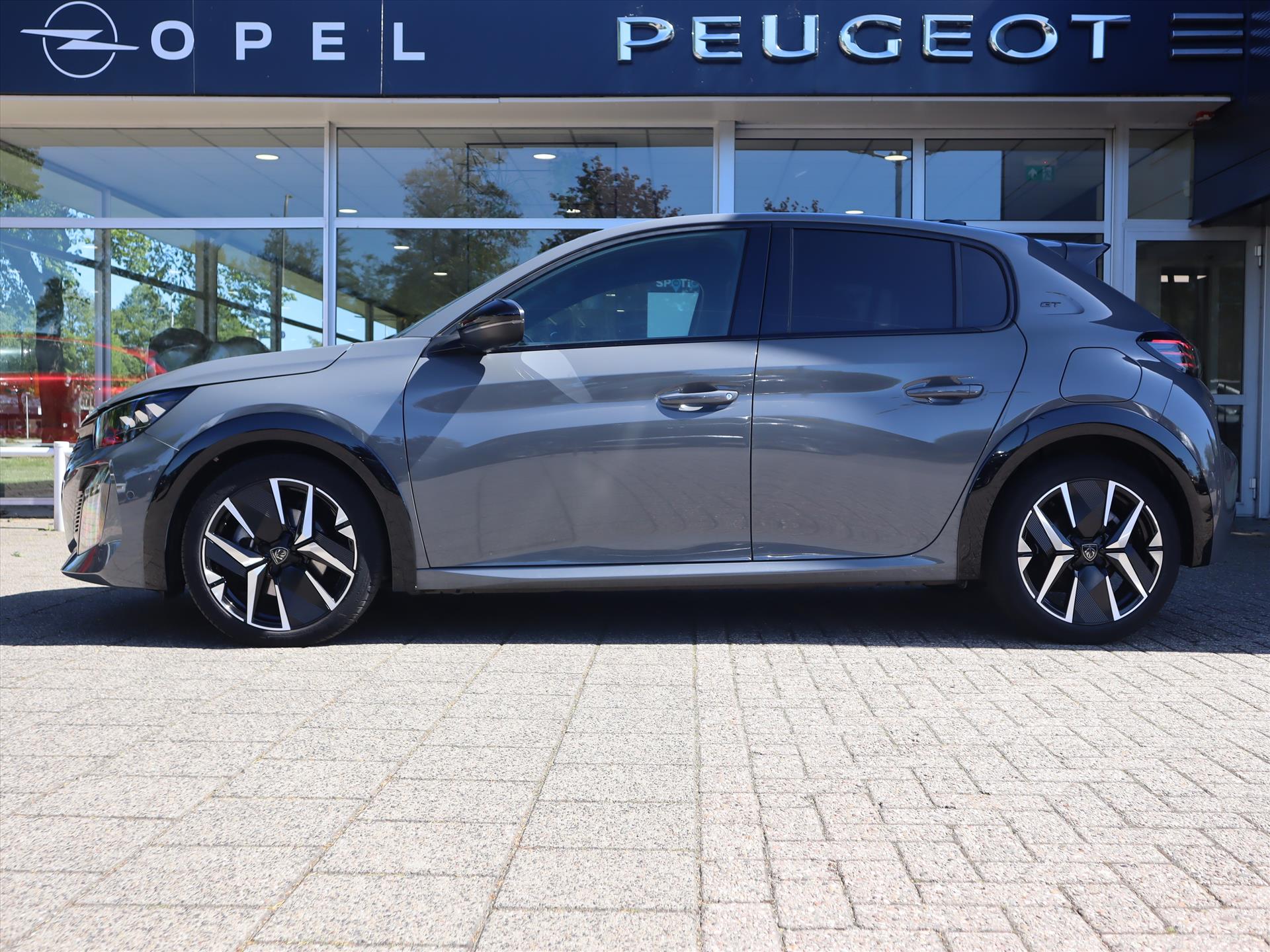 Peugeot 208 GT HYBRID 145pk e-DCS6 automaat, Rijklaarprijs, Camera voor en achter Adaptieve cruise control Keyless entry & start - Afbeelding 2