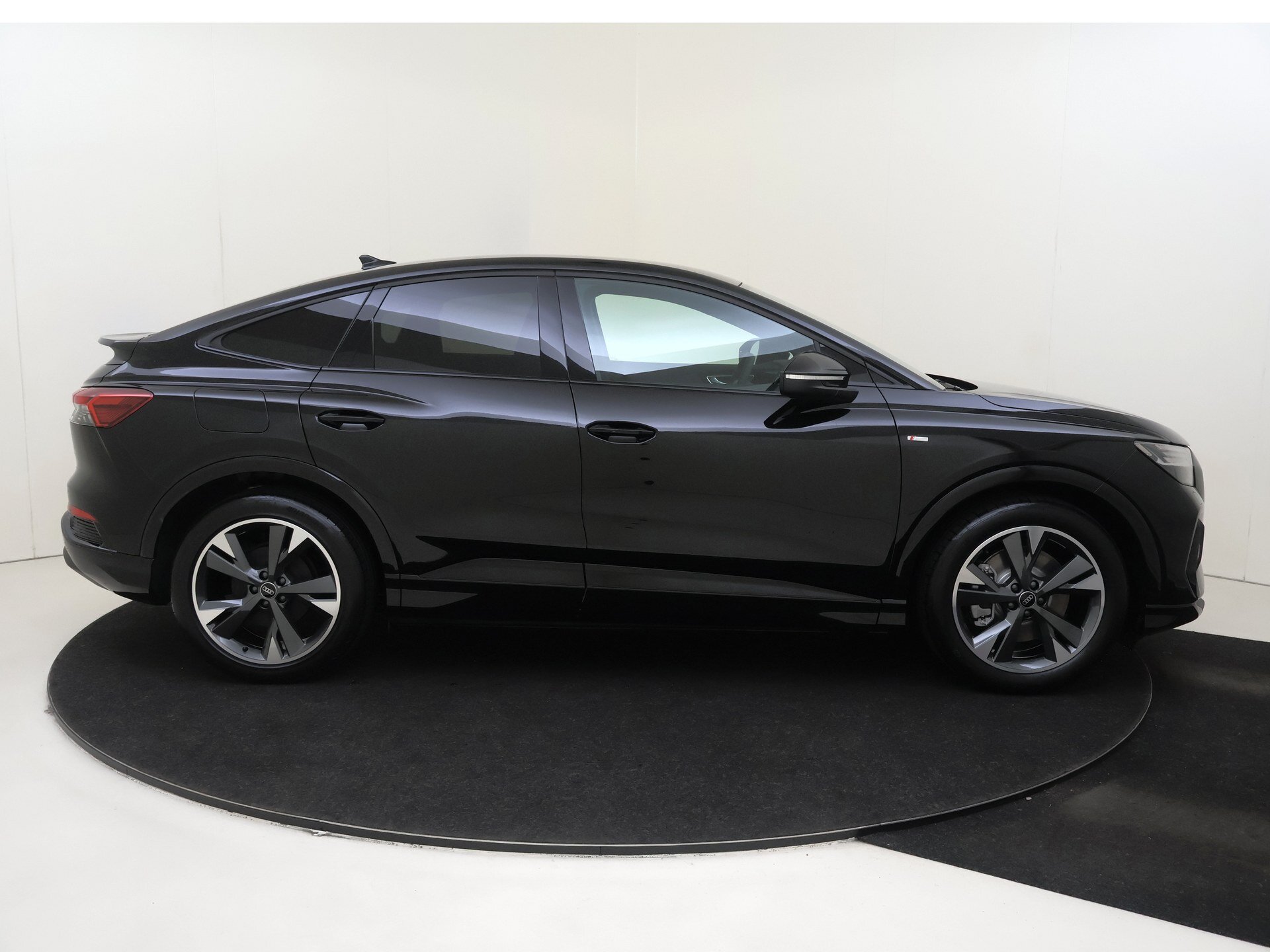 Audi Q4 Sportback e-tron 45 quattro S edition Competition - Afbeelding 3