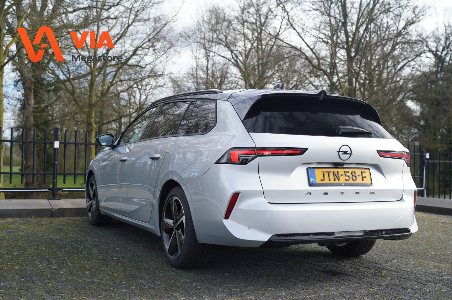 Opel Astra Sports Tourer 1.2 Turbo GS Line | Pano | Camera | AGR | Stoel + Stuur verw. | Virtual - Afbeelding 3