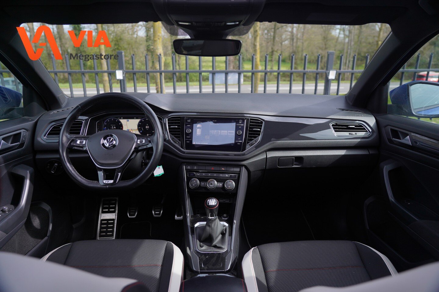 Volkswagen T-Roc 1.5 TSi (110 kW) Sport | LED | Pano | Virtual | Climate | ACC - Afbeelding 2