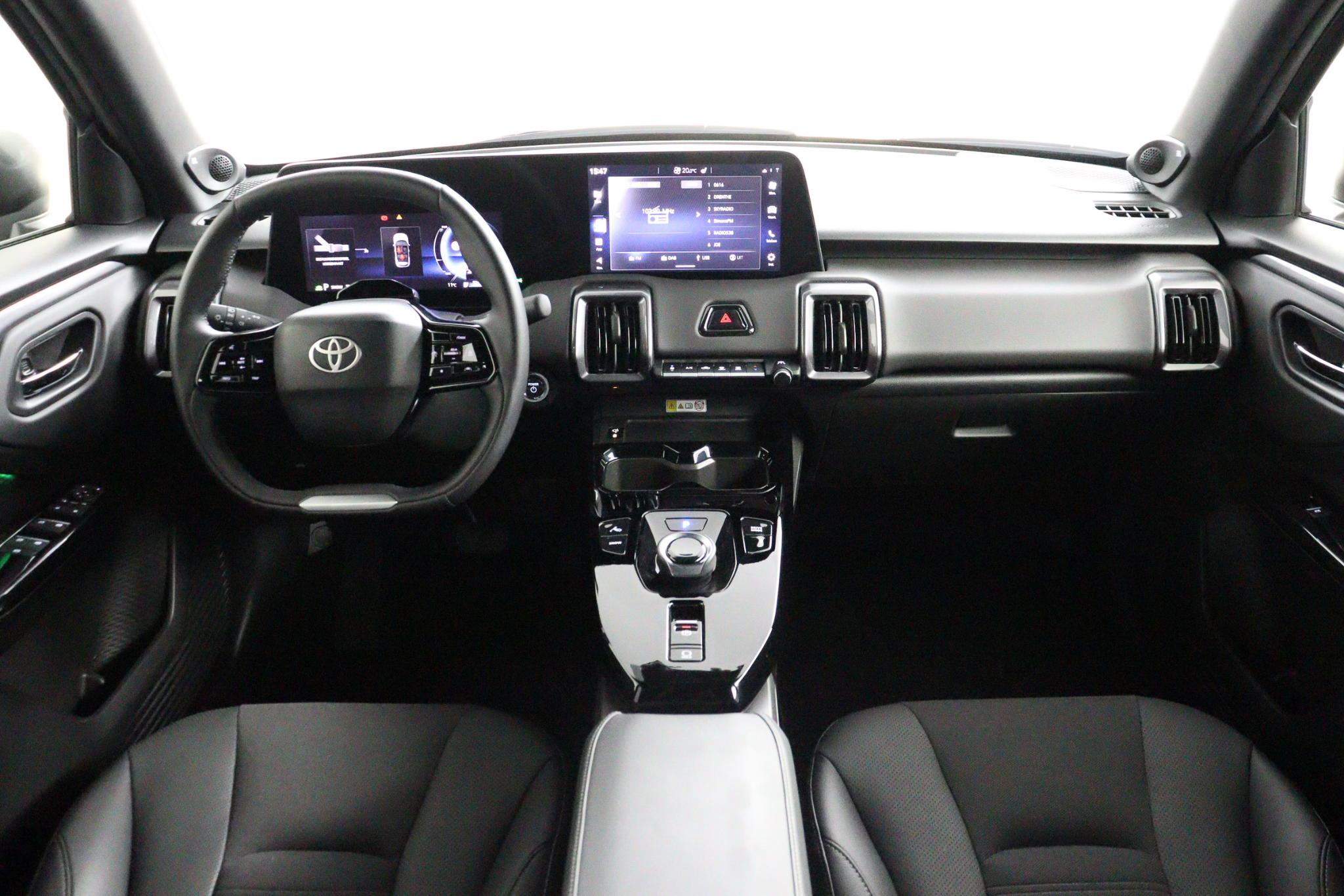 Toyota Urban Cruiser Executive 61 kWh - Afbeelding 4