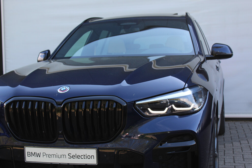 BMW X5 8