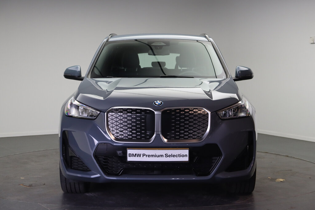 BMW iX1 6