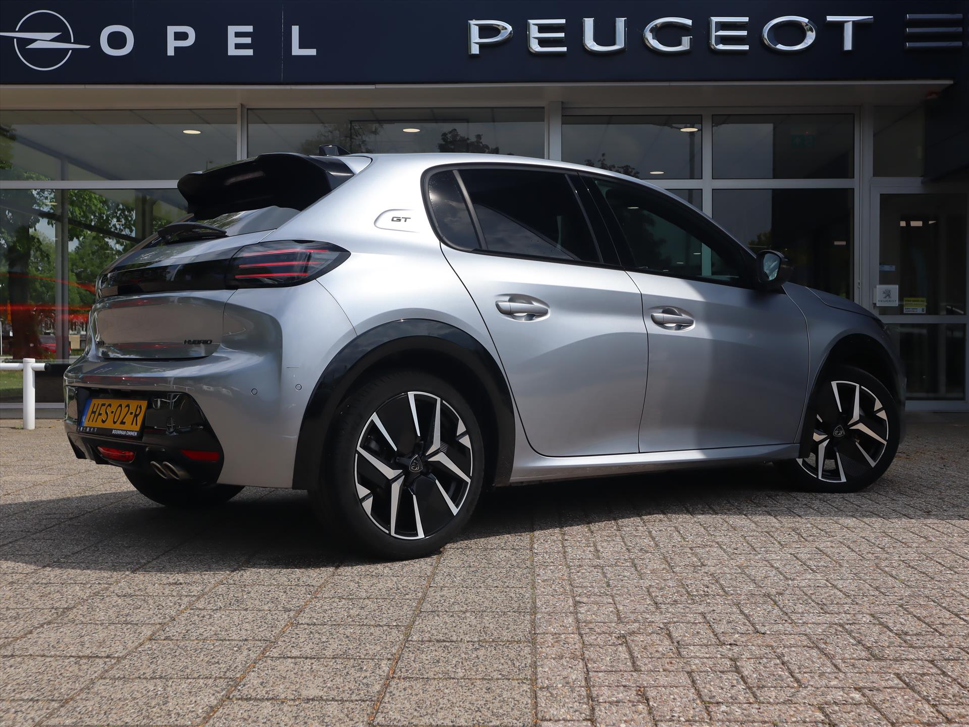 Peugeot 208 GT HYBRID 145pk e-DCS6 automaat, Rijklaarprijs, Camera voor en achter Adaptieve cruise control Keyless entry & start - Afbeelding 4