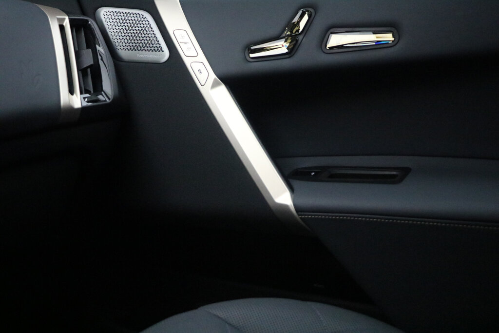 BMW iX 18