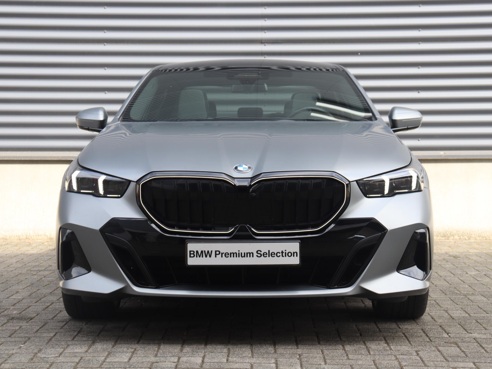 BMW 5 Serie Sedan 550e xDrive - Afbeelding 3