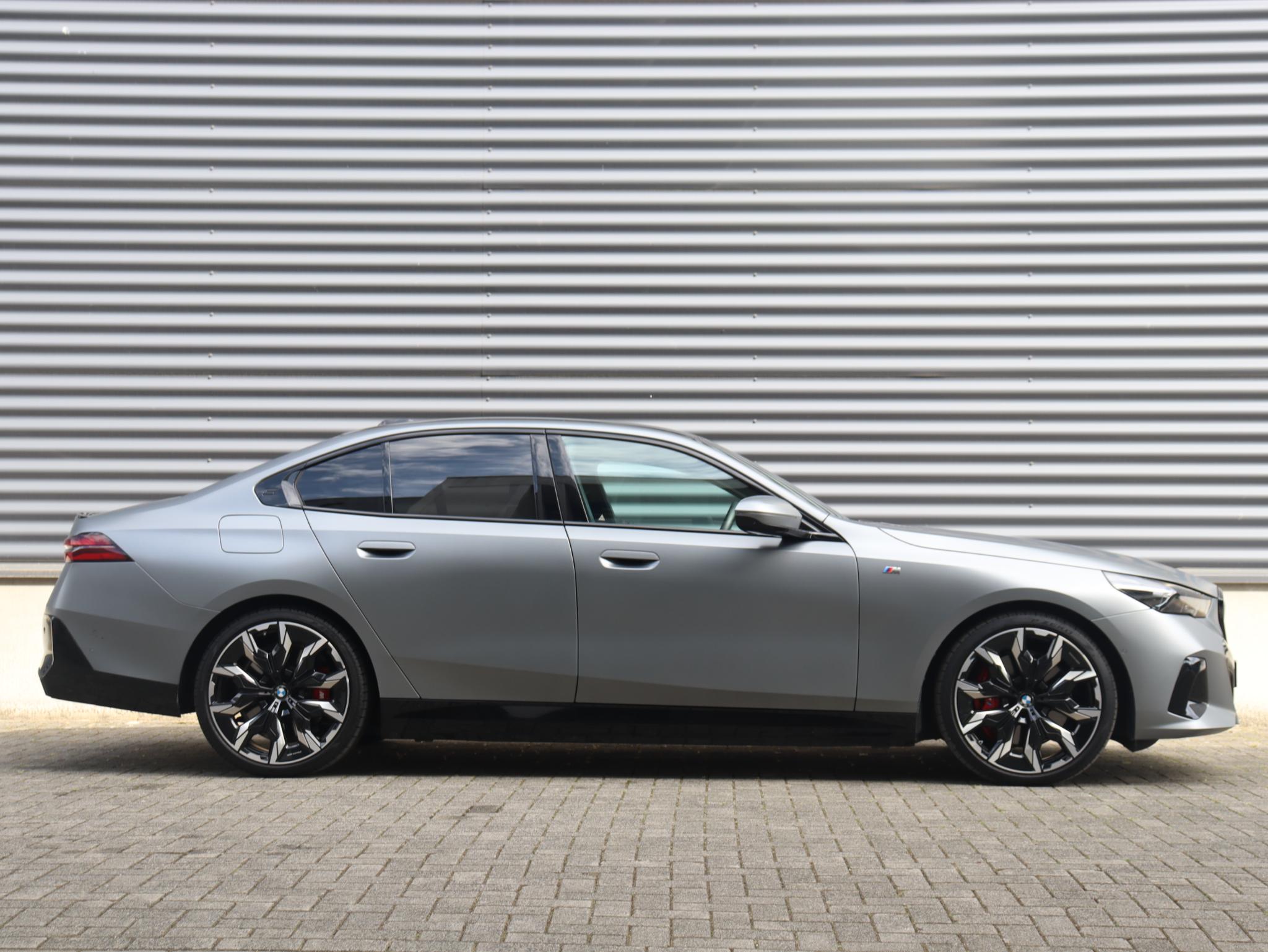 BMW 5 Serie Sedan 550e xDrive - Afbeelding 5