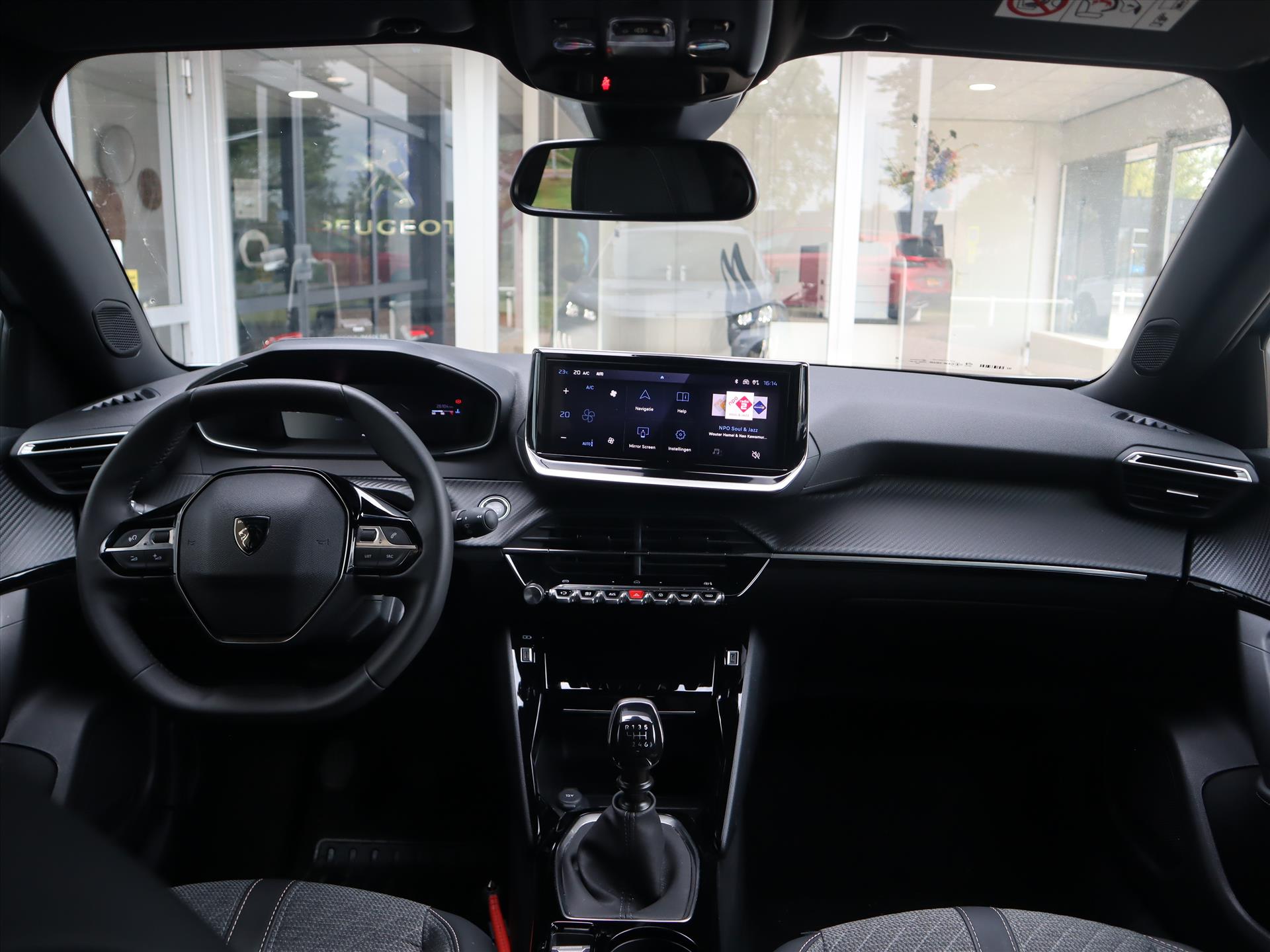 Peugeot 2008 SUV Allure PureTech 100pk H6, Rijklaarprijs, Navigatie Keyless Entry Sensoren voor en achter - Afbeelding 5