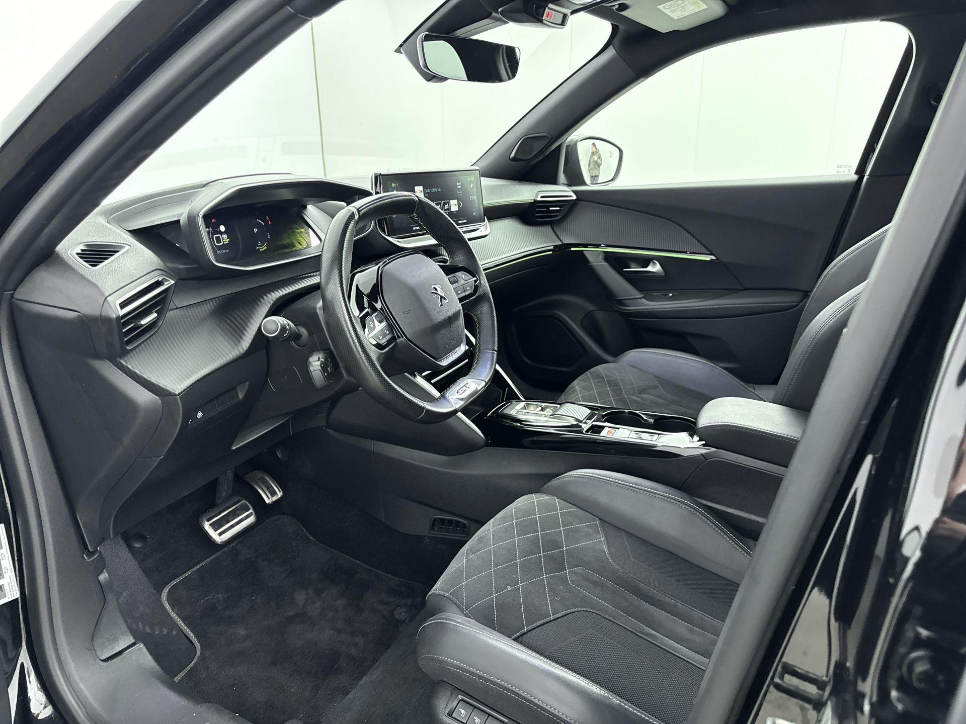 Peugeot e-2008
