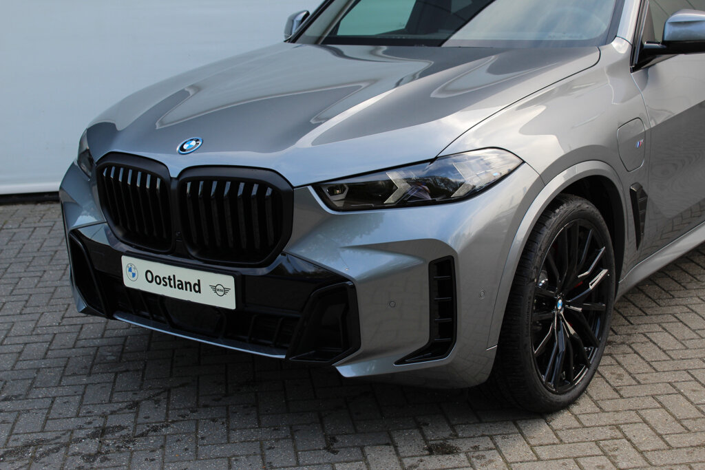 BMW X5 8