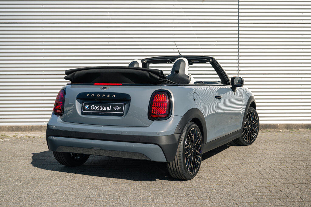 MINI Cooper Cabrio 2