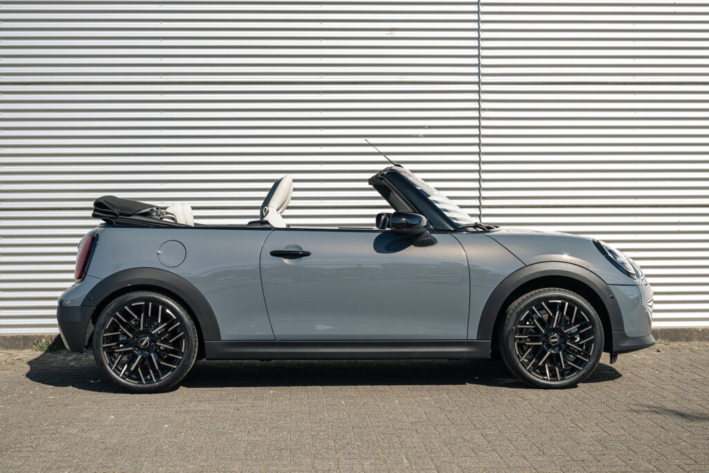MINI Cooper Cabrio 3