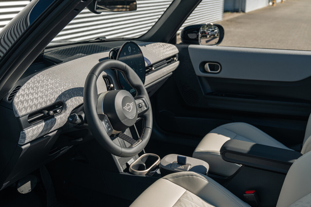 MINI Cooper Cabrio 25
