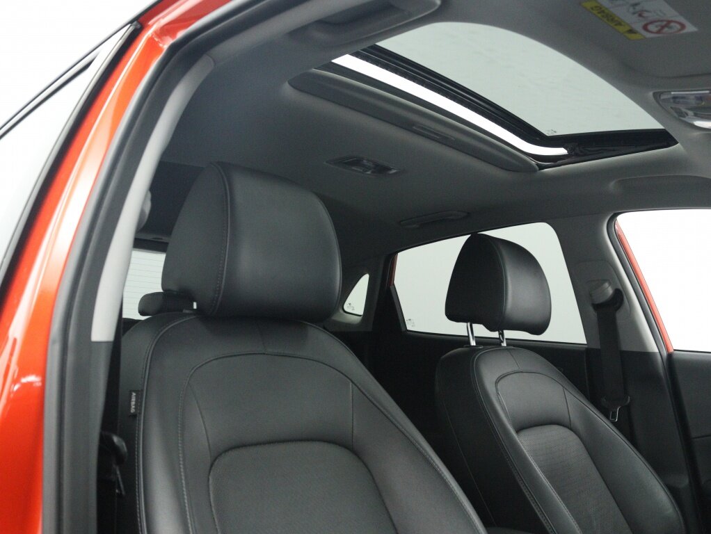 Hyundai Kona EV Premium Sky Sport 64 kWh | Verlaagd | Leder | Navigatie | Ca - Afbeelding 3