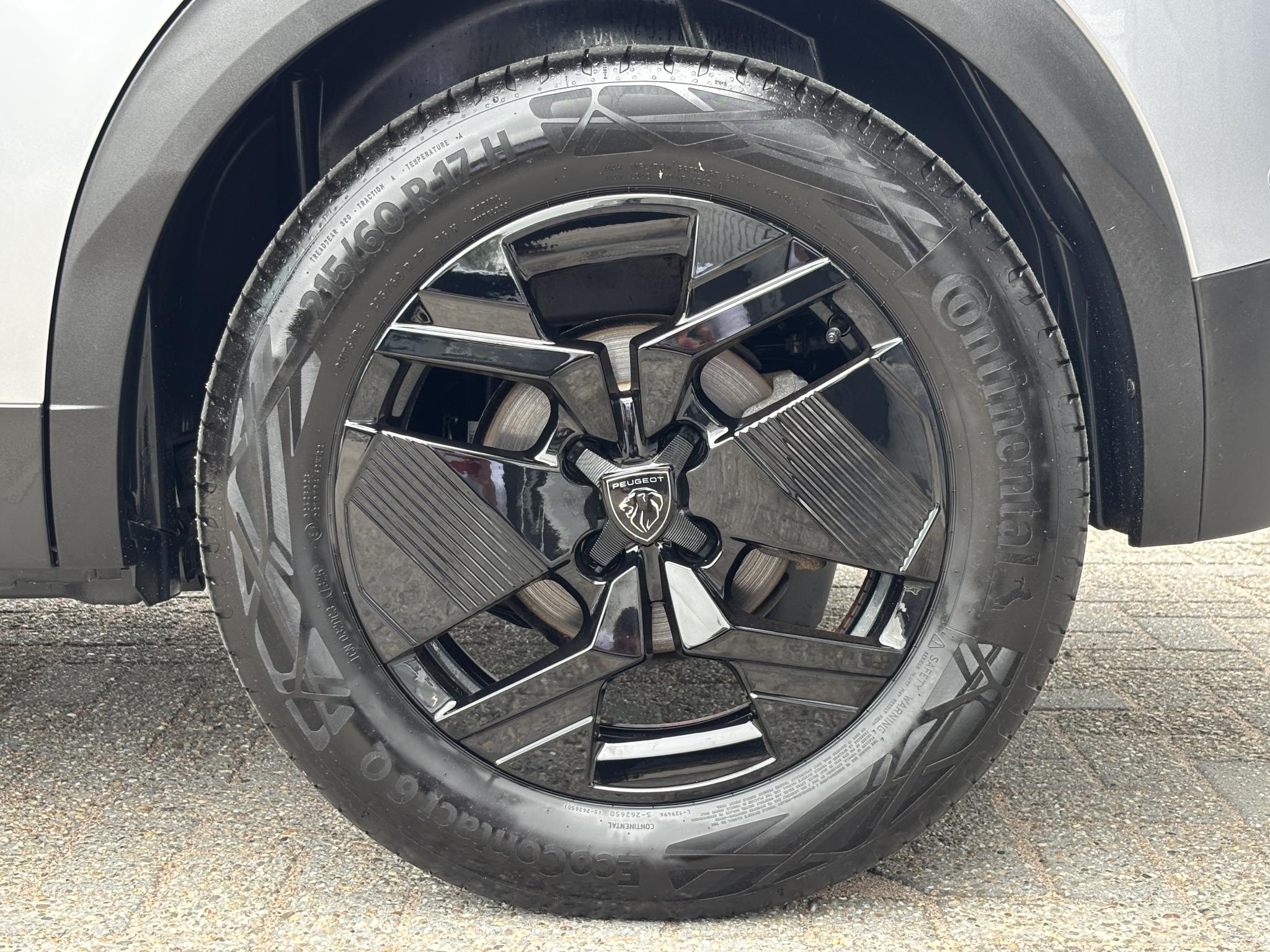 Peugeot e-2008