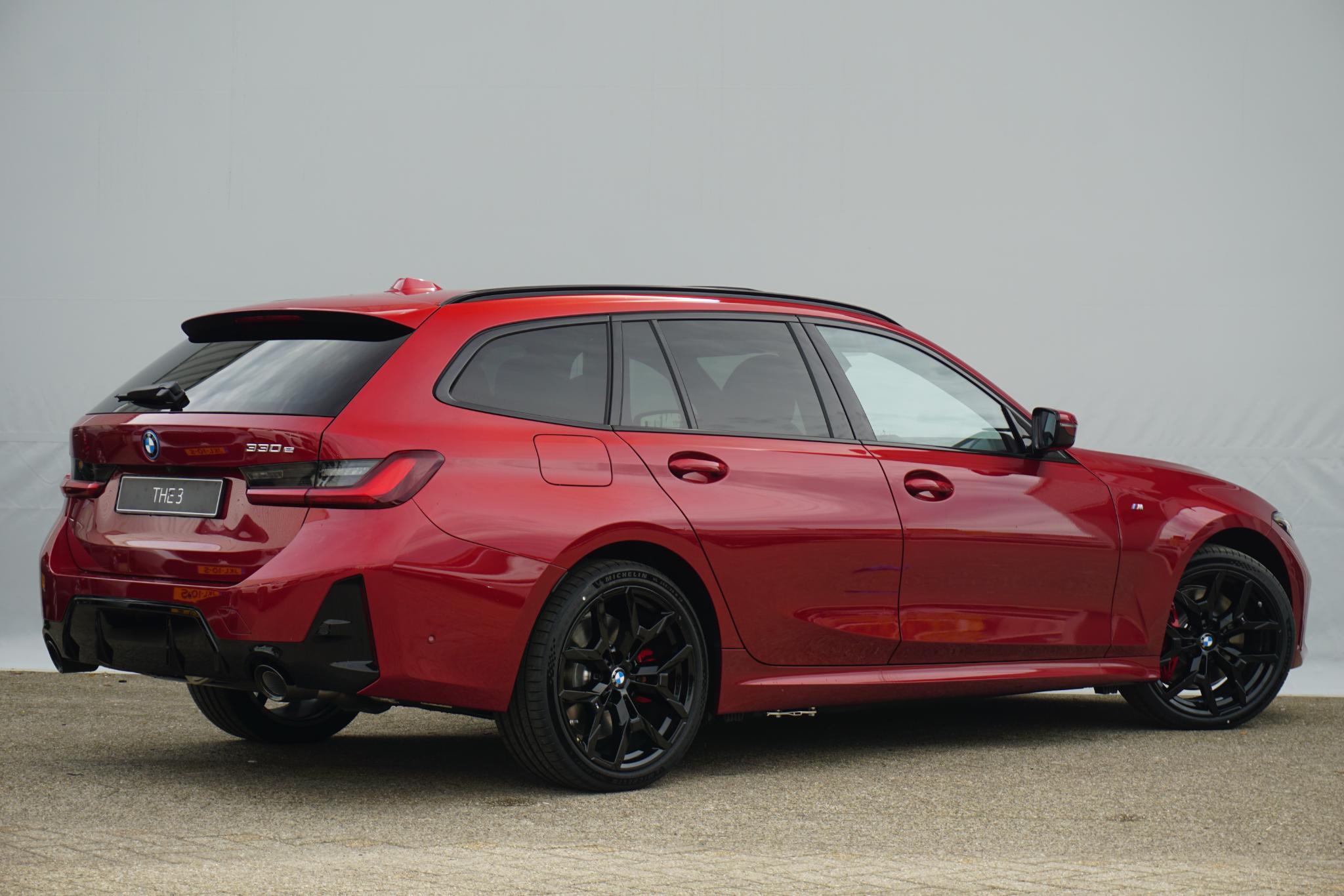 BMW 3 Serie 330e Touring - Afbeelding 2