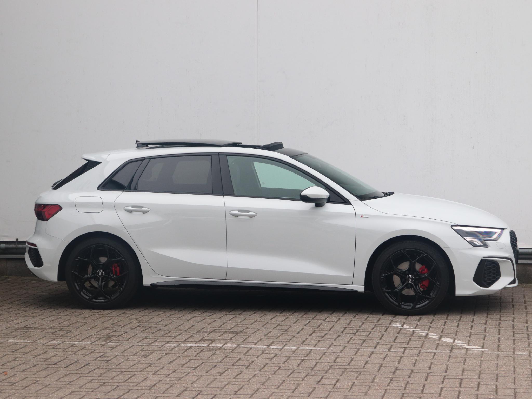 Audi A3 Sportback 35 TFSI S edition - Afbeelding 2