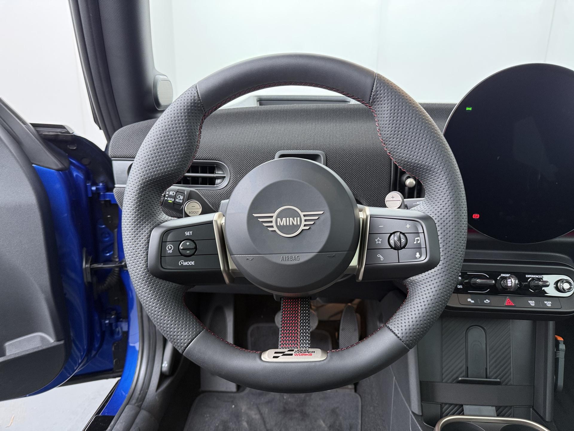 MINI 3-deurs Cooper C - Afbeelding 2