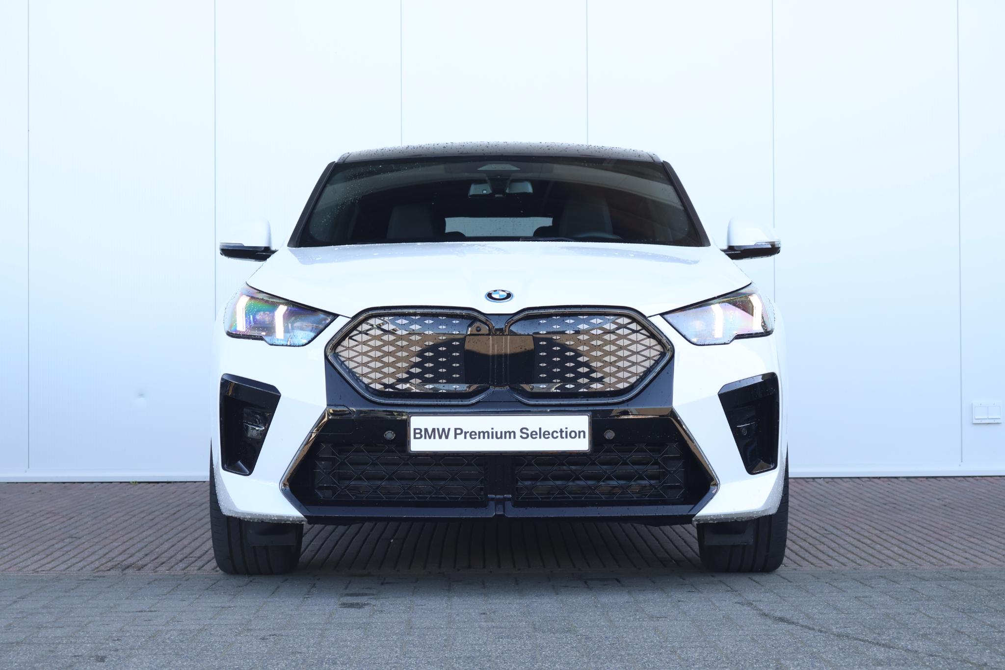 BMW iX2 eDrive20 67 kWh M Sport Edition - Afbeelding 2