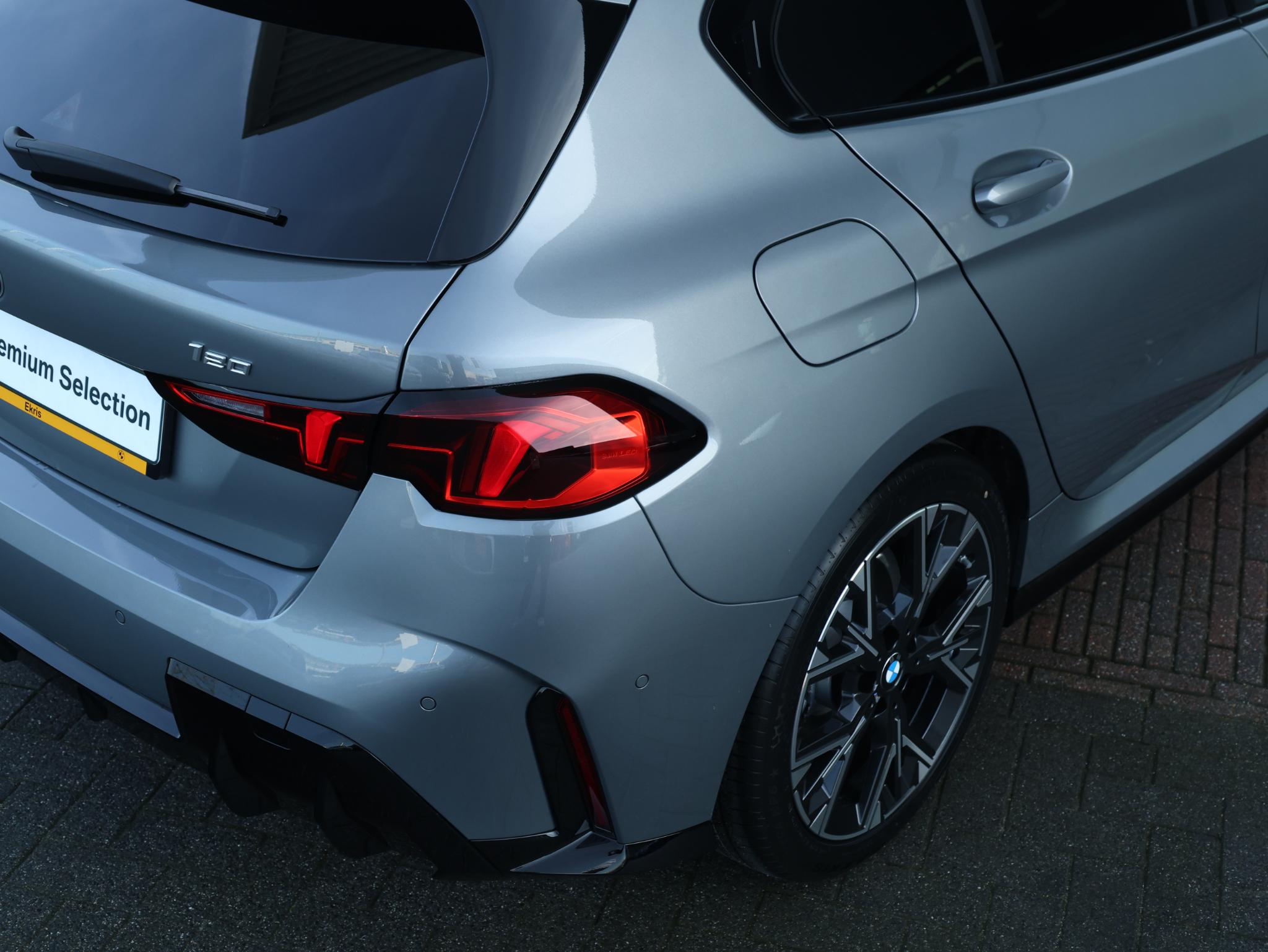 BMW 1 Serie 120 M Sport Design Edition - Afbeelding 4