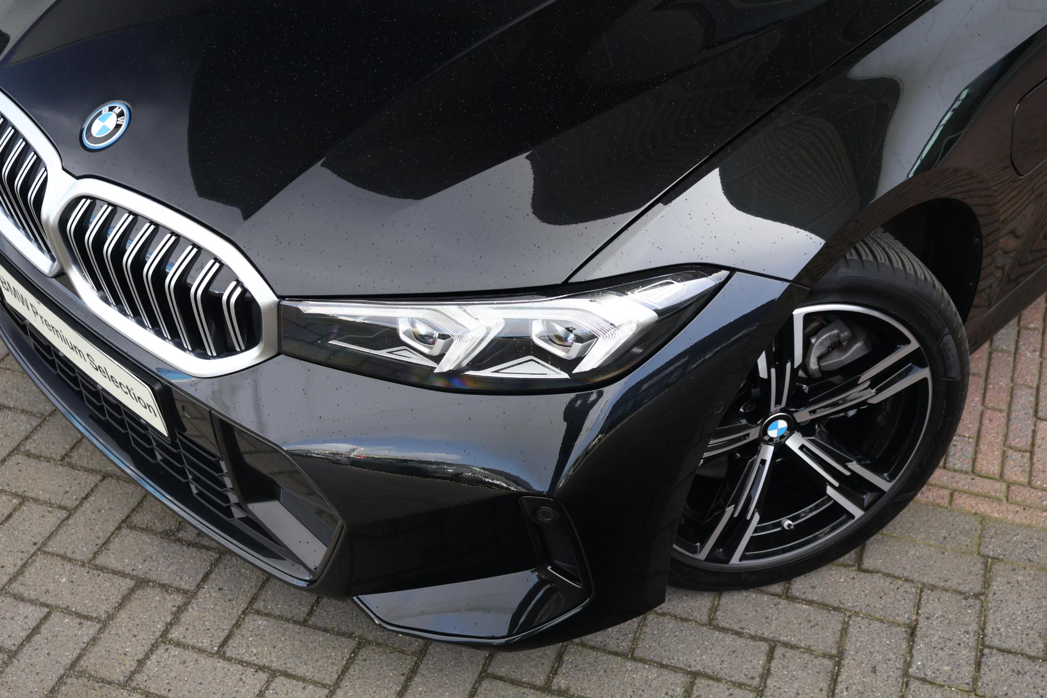BMW 3-serie Touring 330e - Afbeelding 2