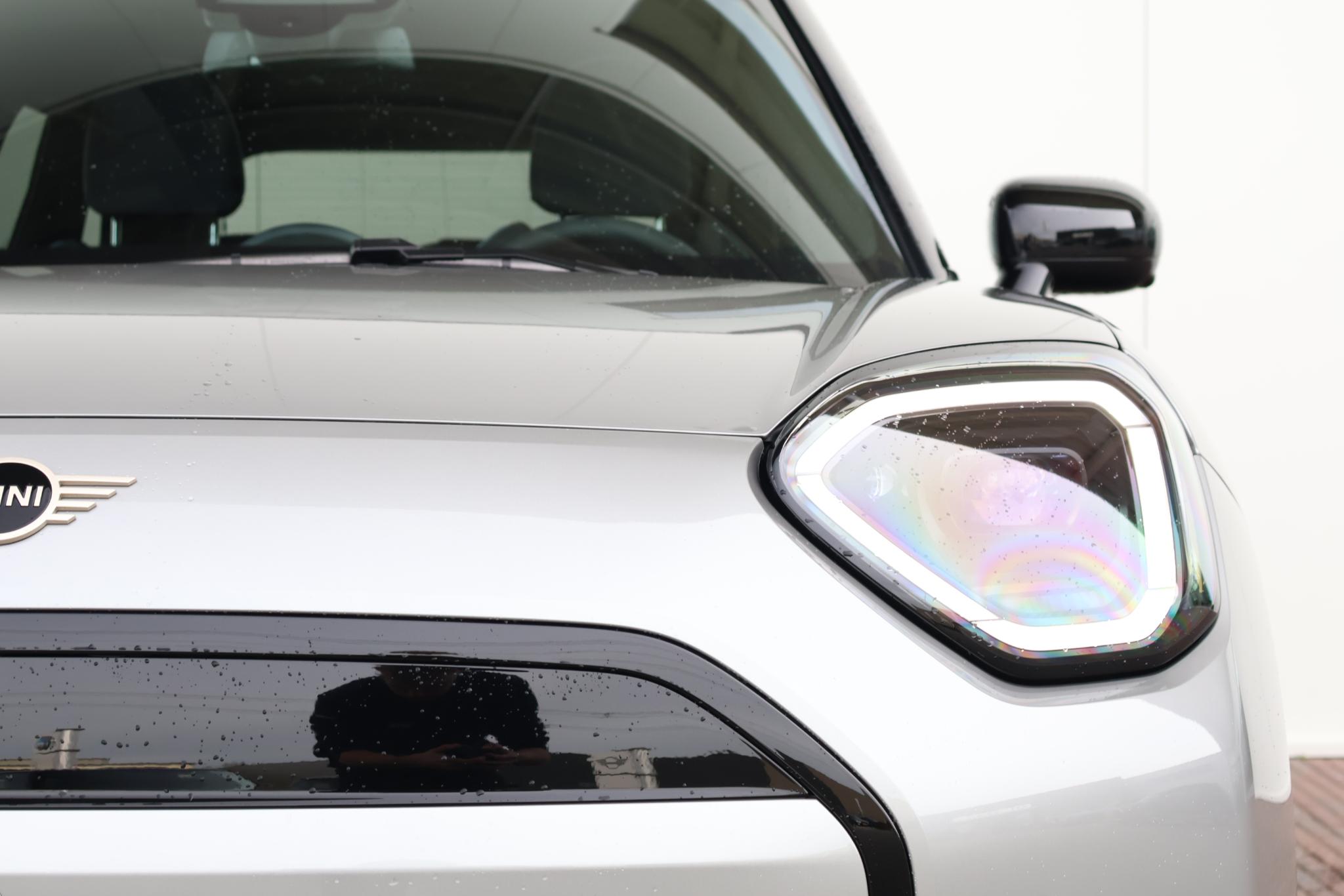MINI Aceman E Classic L 42.5 kWh - Afbeelding 3