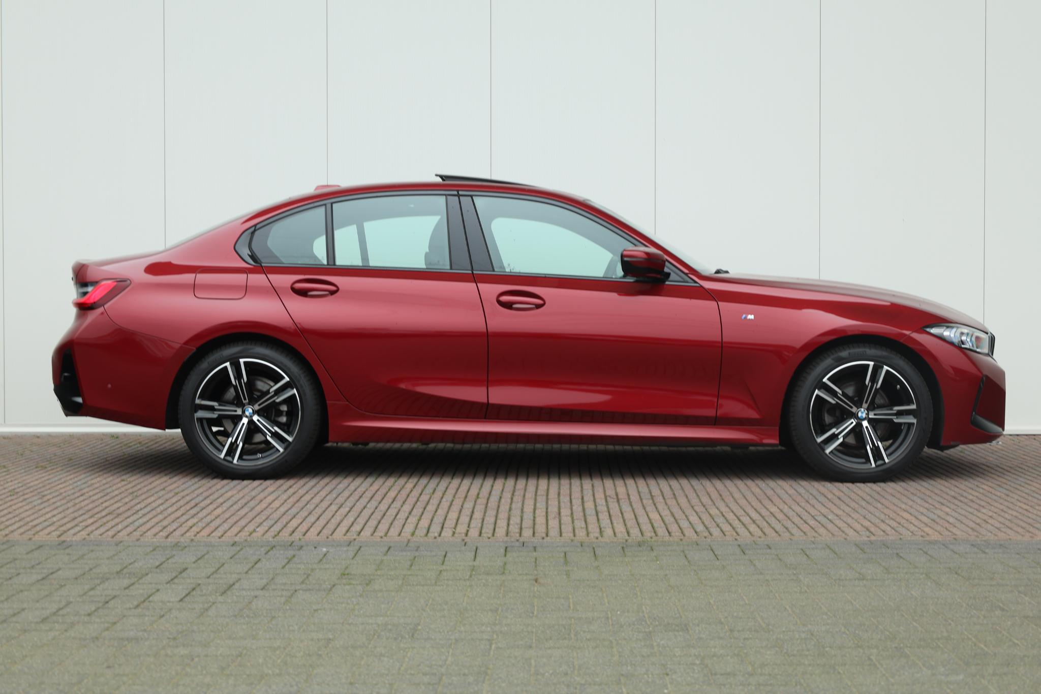 BMW 3-serie 320i - Afbeelding 4