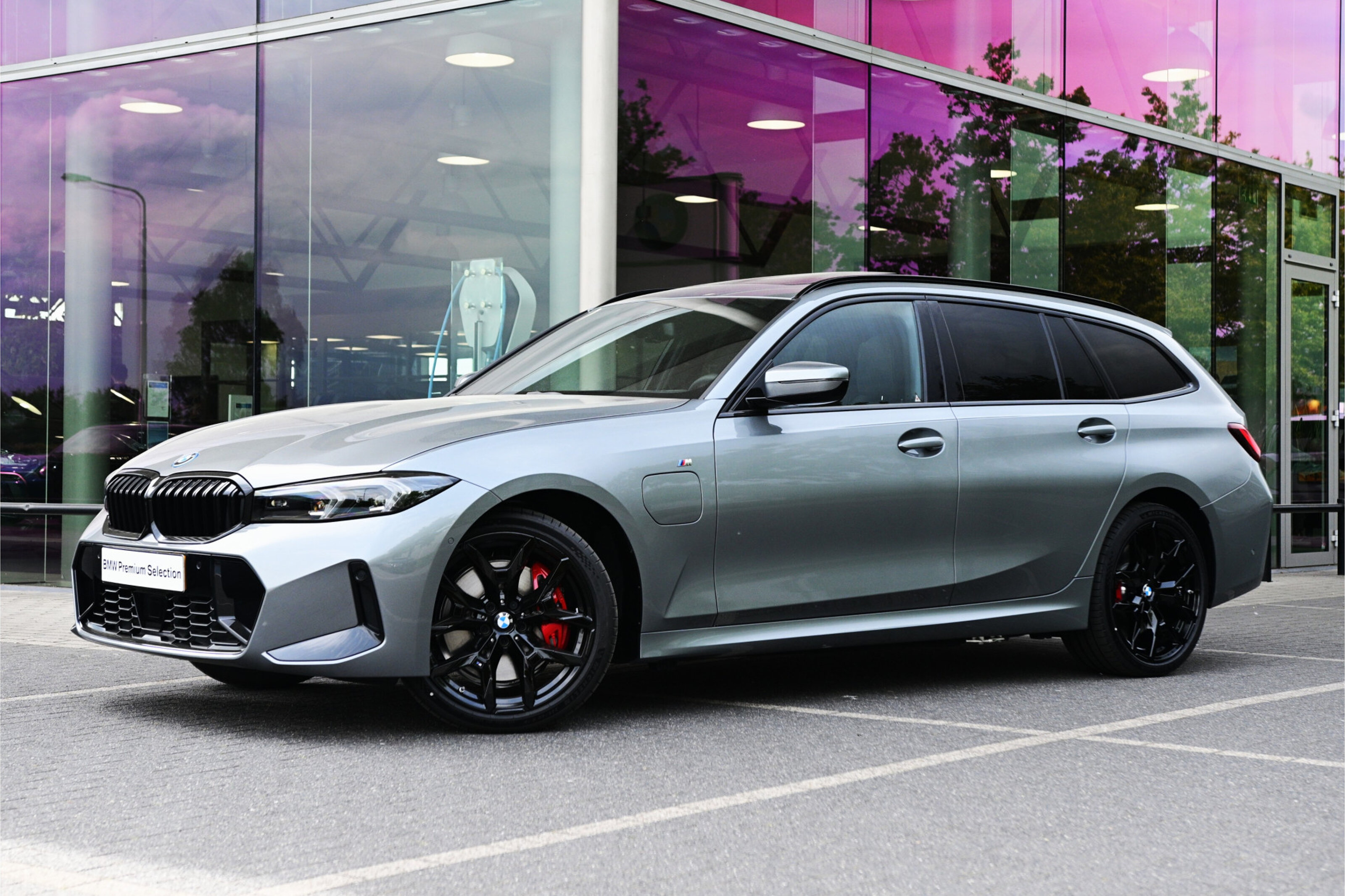BMW 3 Serie Touring 330e M Sport Automaat