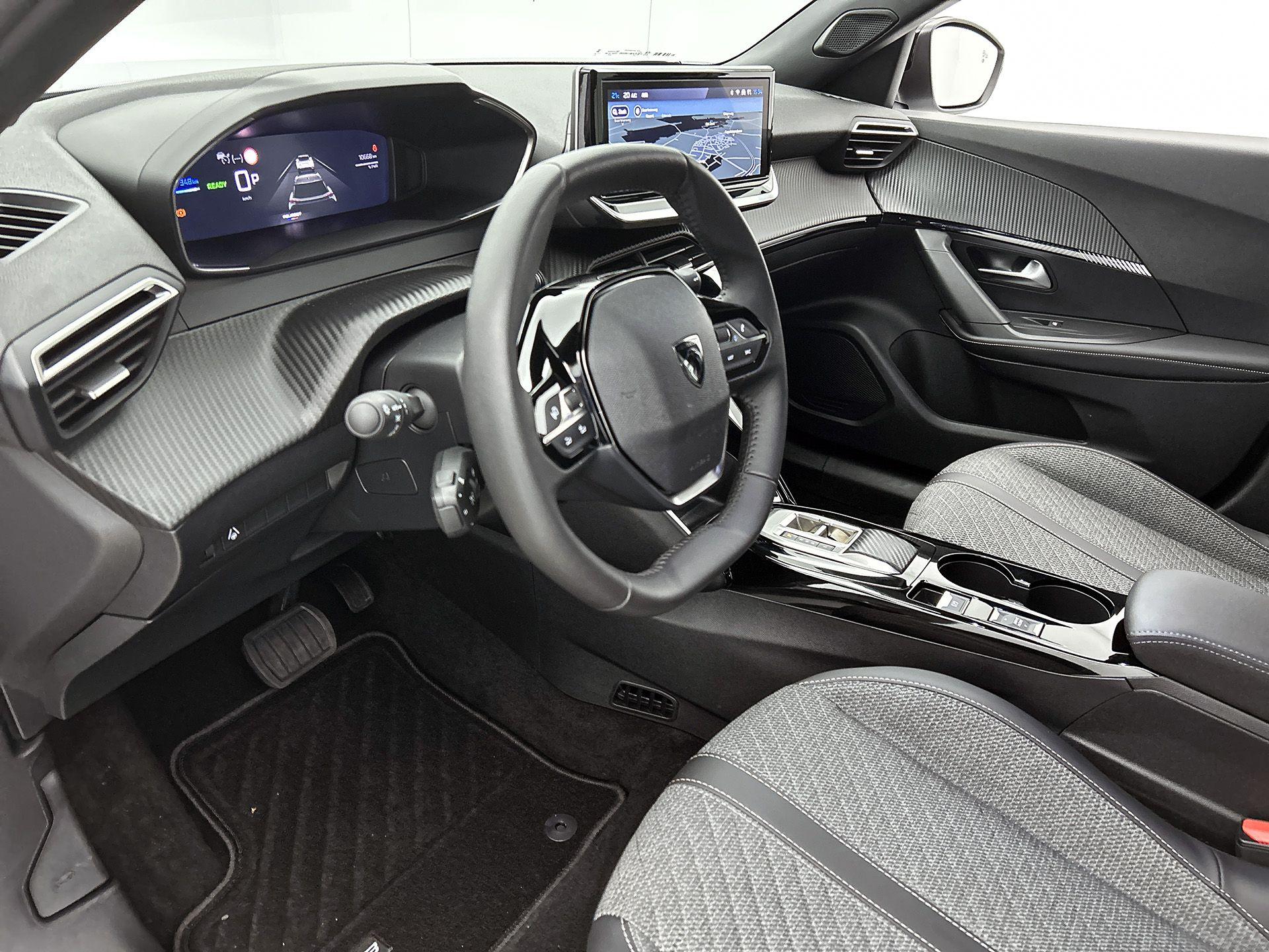 Peugeot e-2008