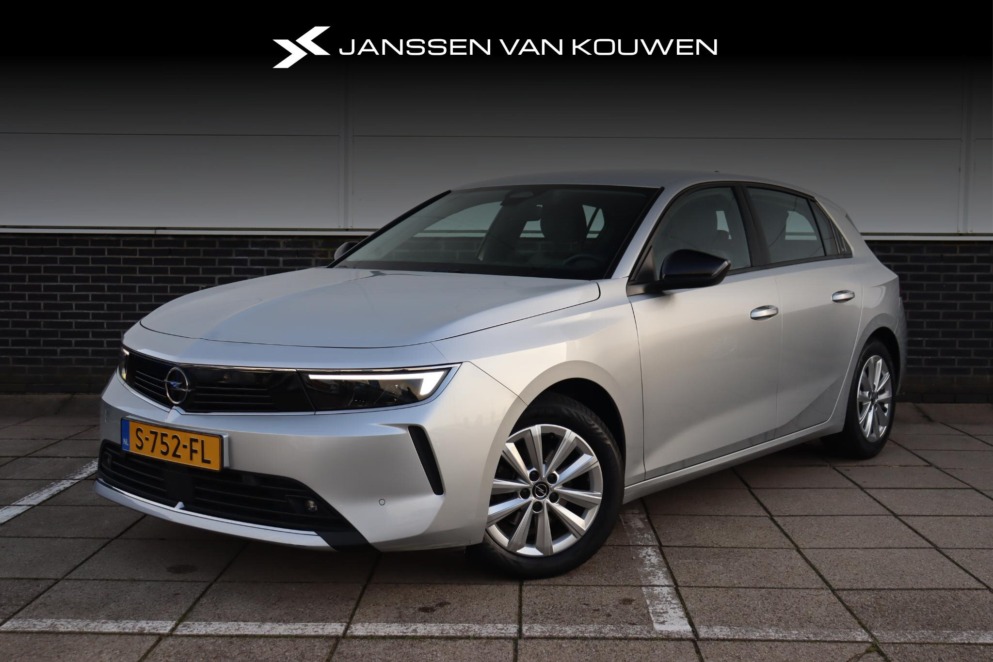 Opel Astra 1.2T 110PK Edition