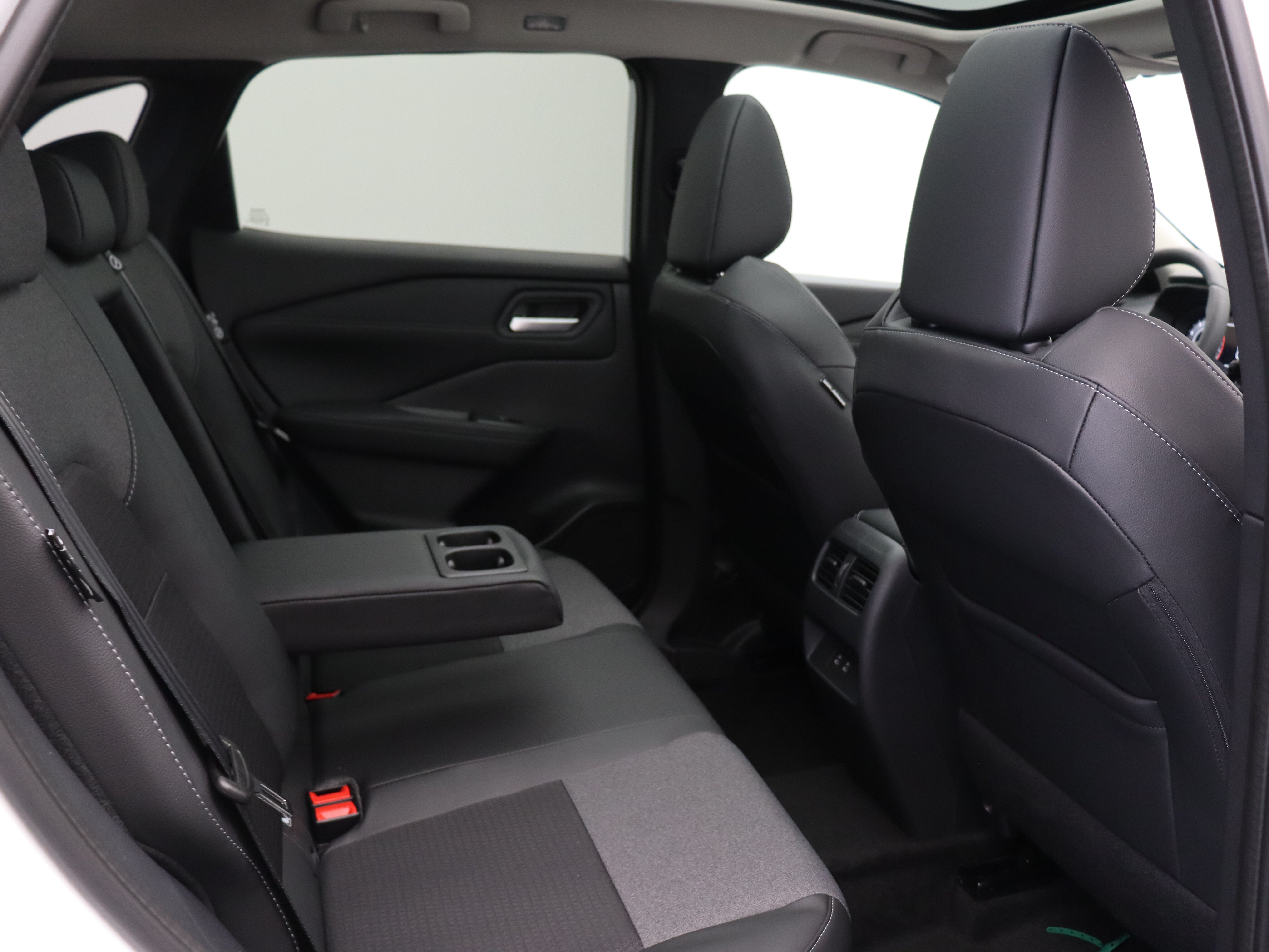 Nissan QASHQAI N-Connecta + Panoramisch glazen dak + Cold Pack Mild-Hybrid 158 Xtronic - Afbeelding 9