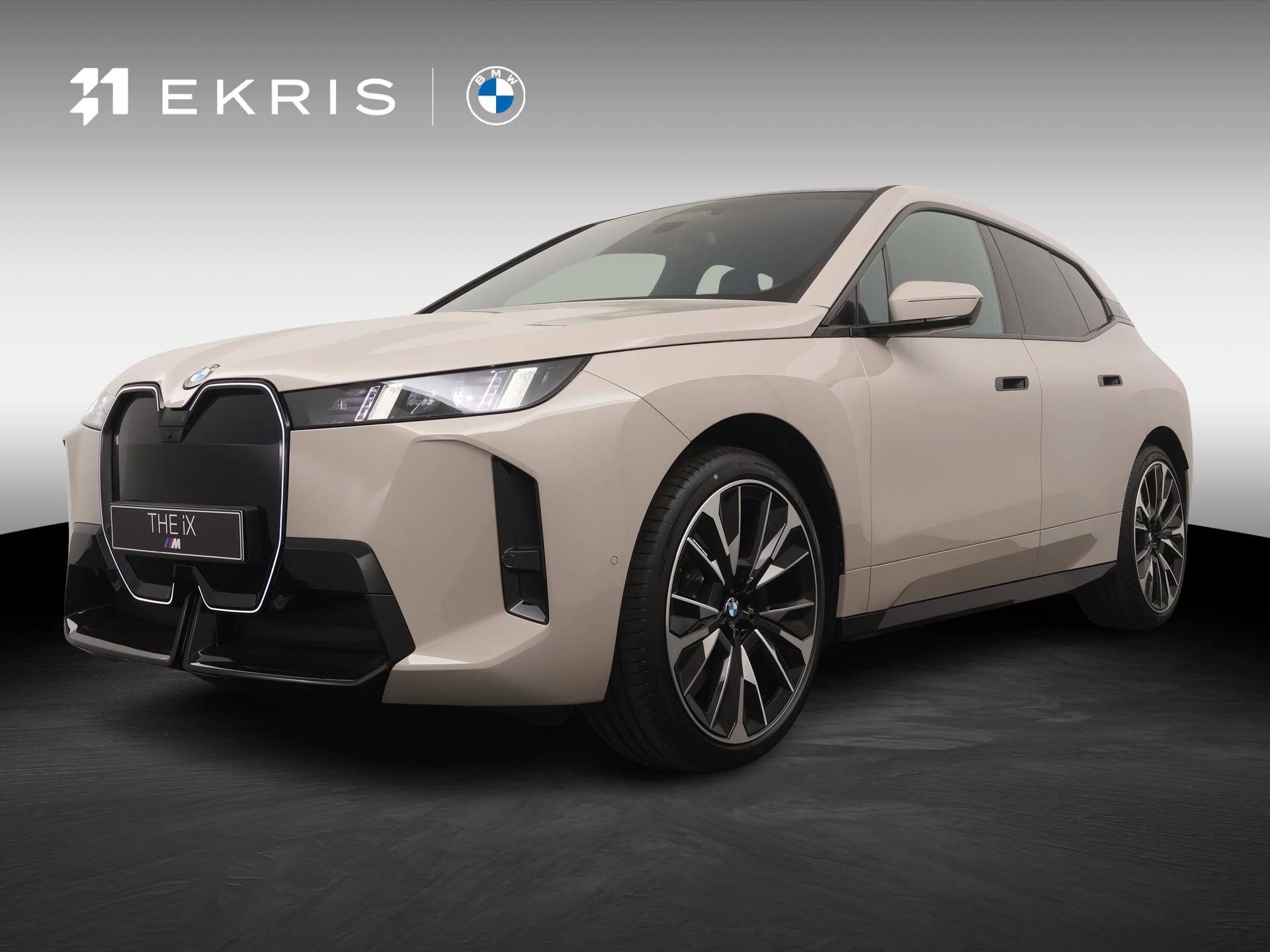 BMW iX xDrive45 101 kWh