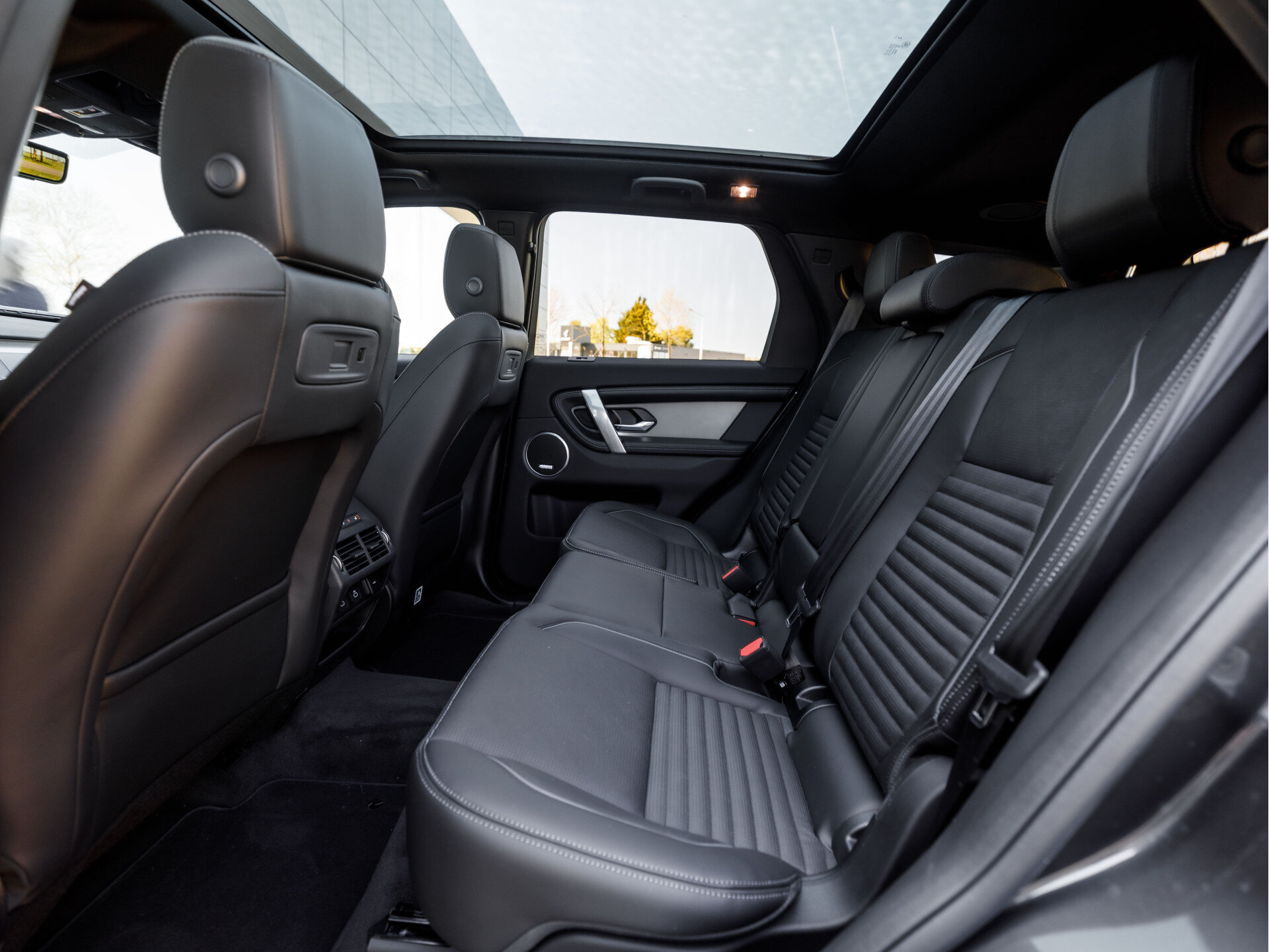 Land Rover Discovery Sport P270e PHEV Business Landmark Edition - Afbeelding 5