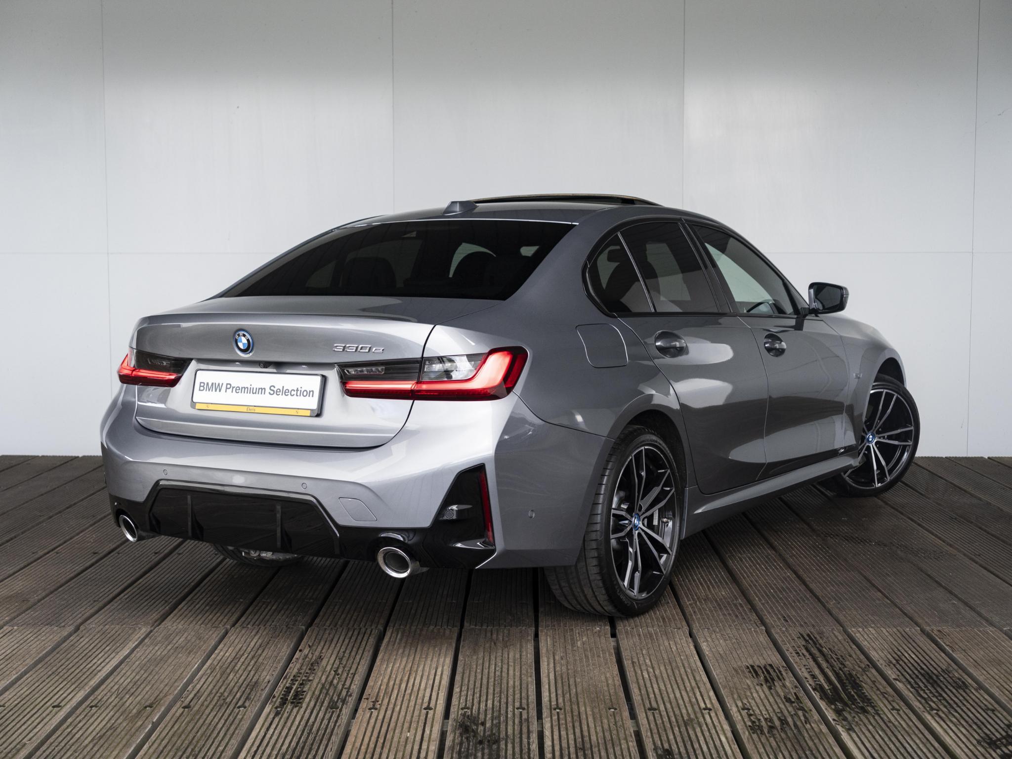 BMW 3 Serie Sedan 330e - Afbeelding 2