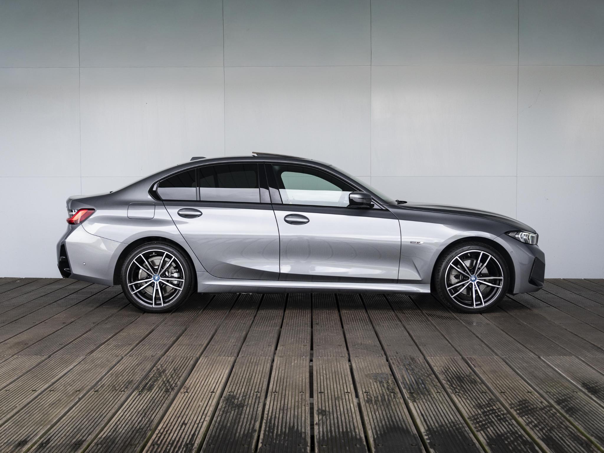 BMW 3 Serie Sedan 330e - Afbeelding 4