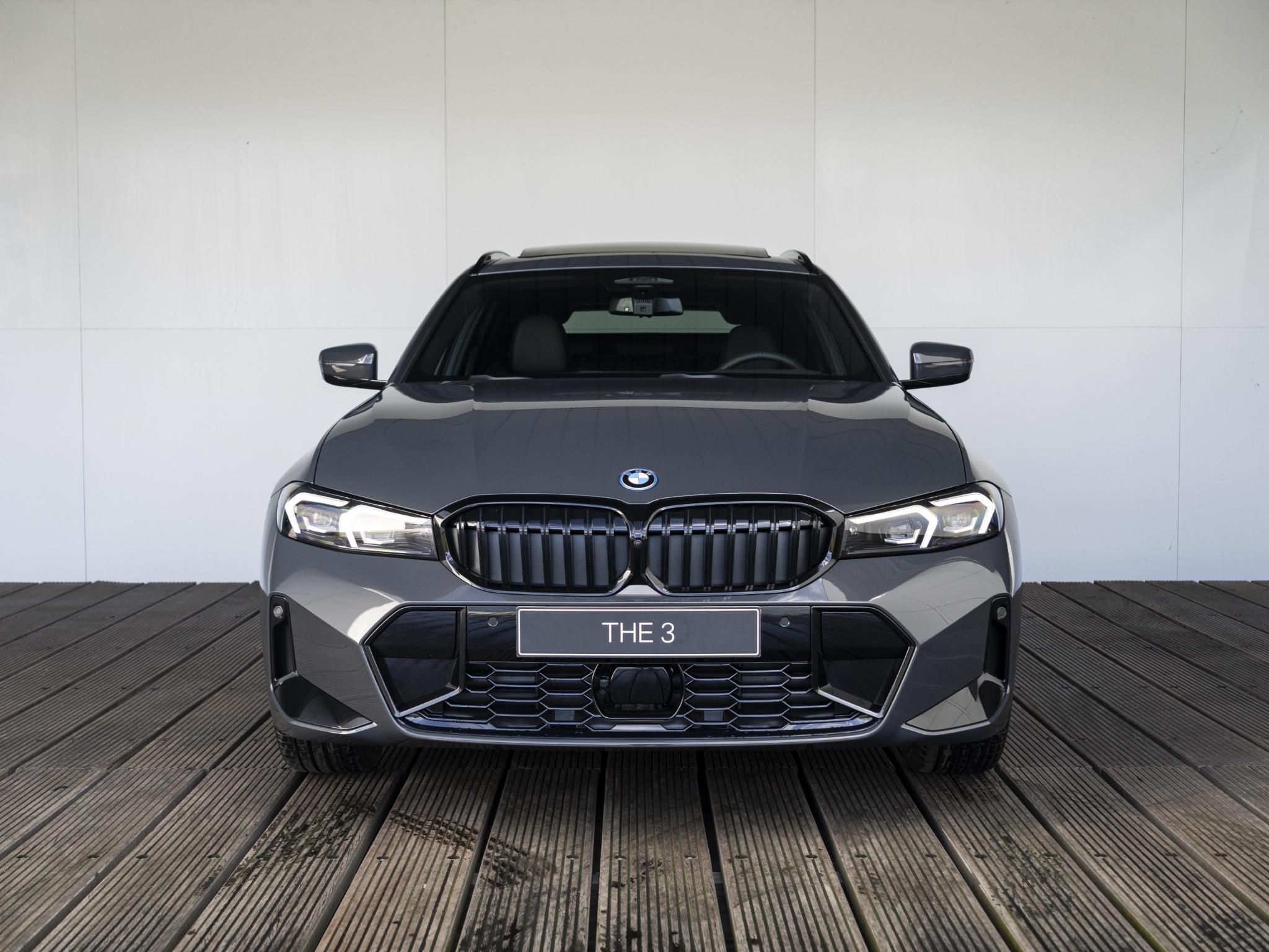 BMW 3 serie Touring 330e - Afbeelding 3