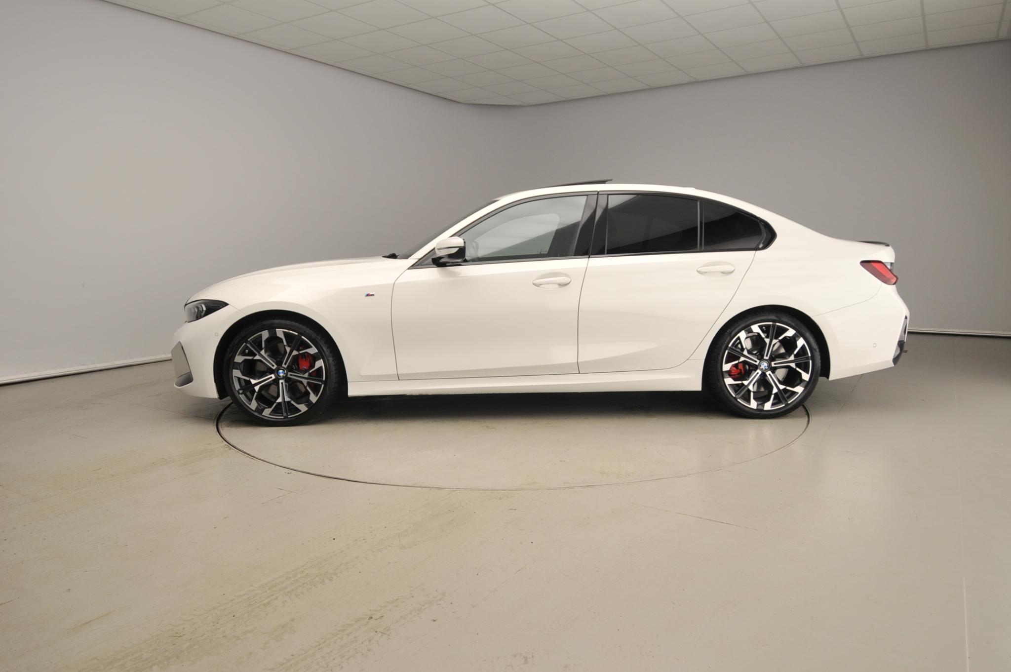 BMW 3 Serie Sedan 318i - Afbeelding 2