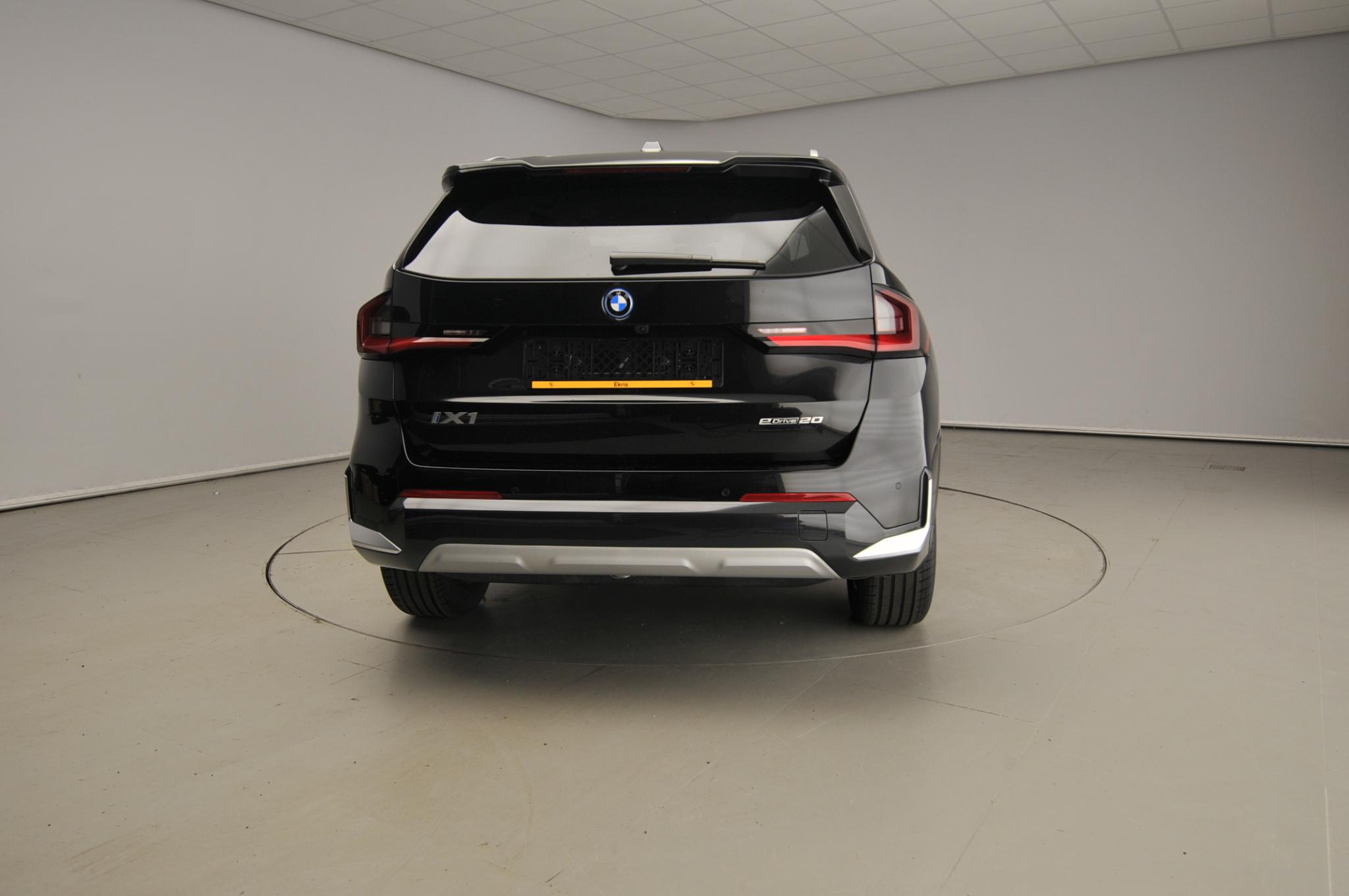 BMW iX1 eDrive20 - Afbeelding 3