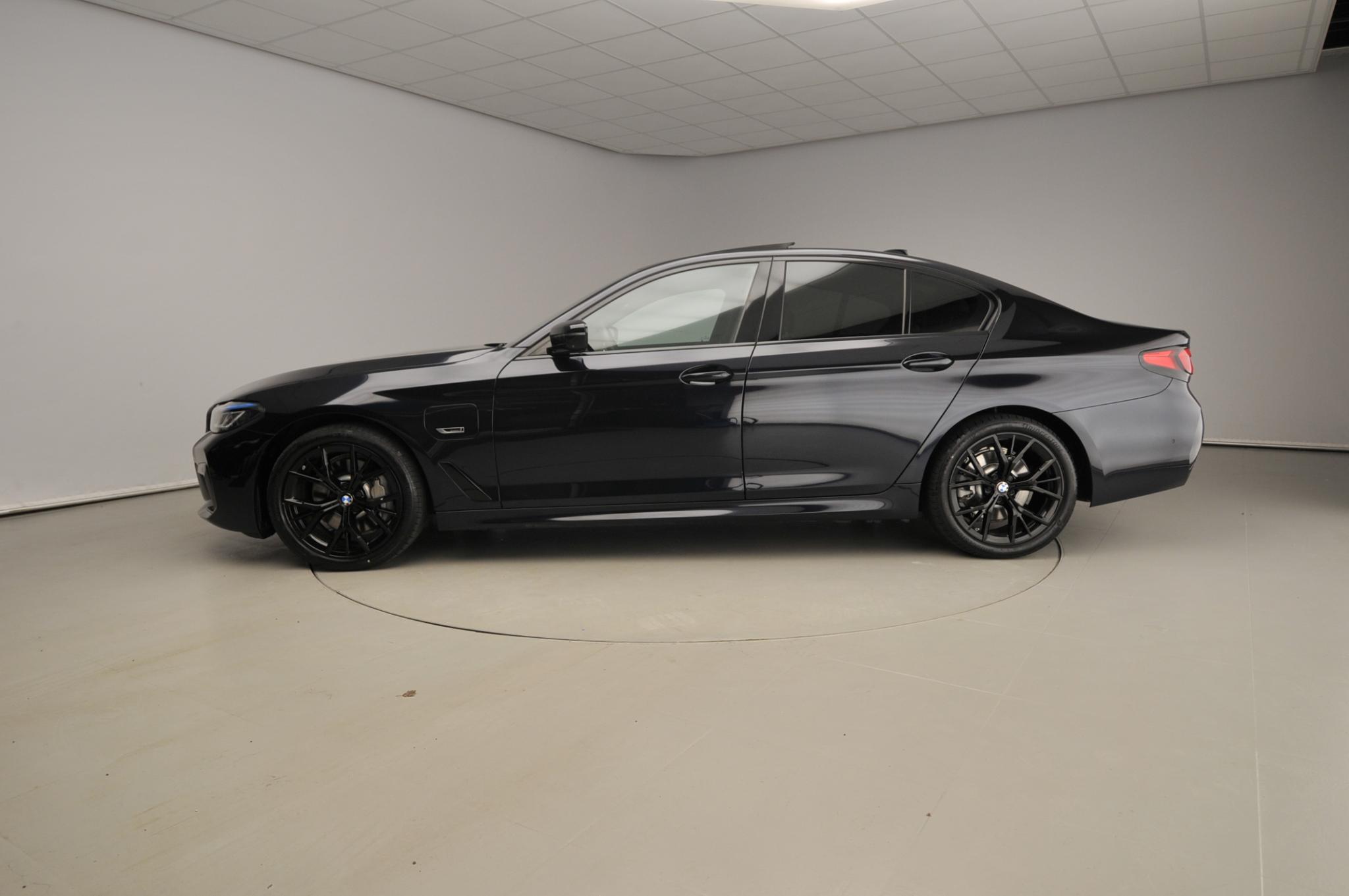 BMW 5 Serie Sedan 530e - Afbeelding 2