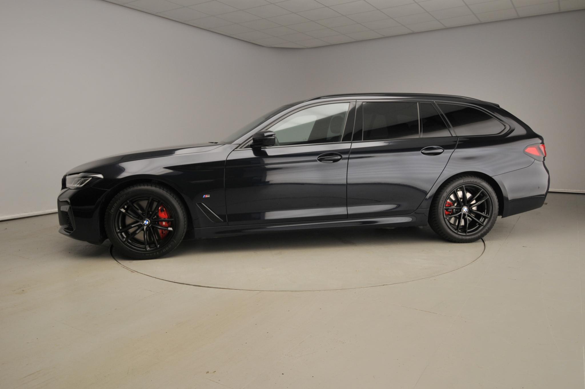 BMW 5 Serie Touring 540i xDrive - Afbeelding 2