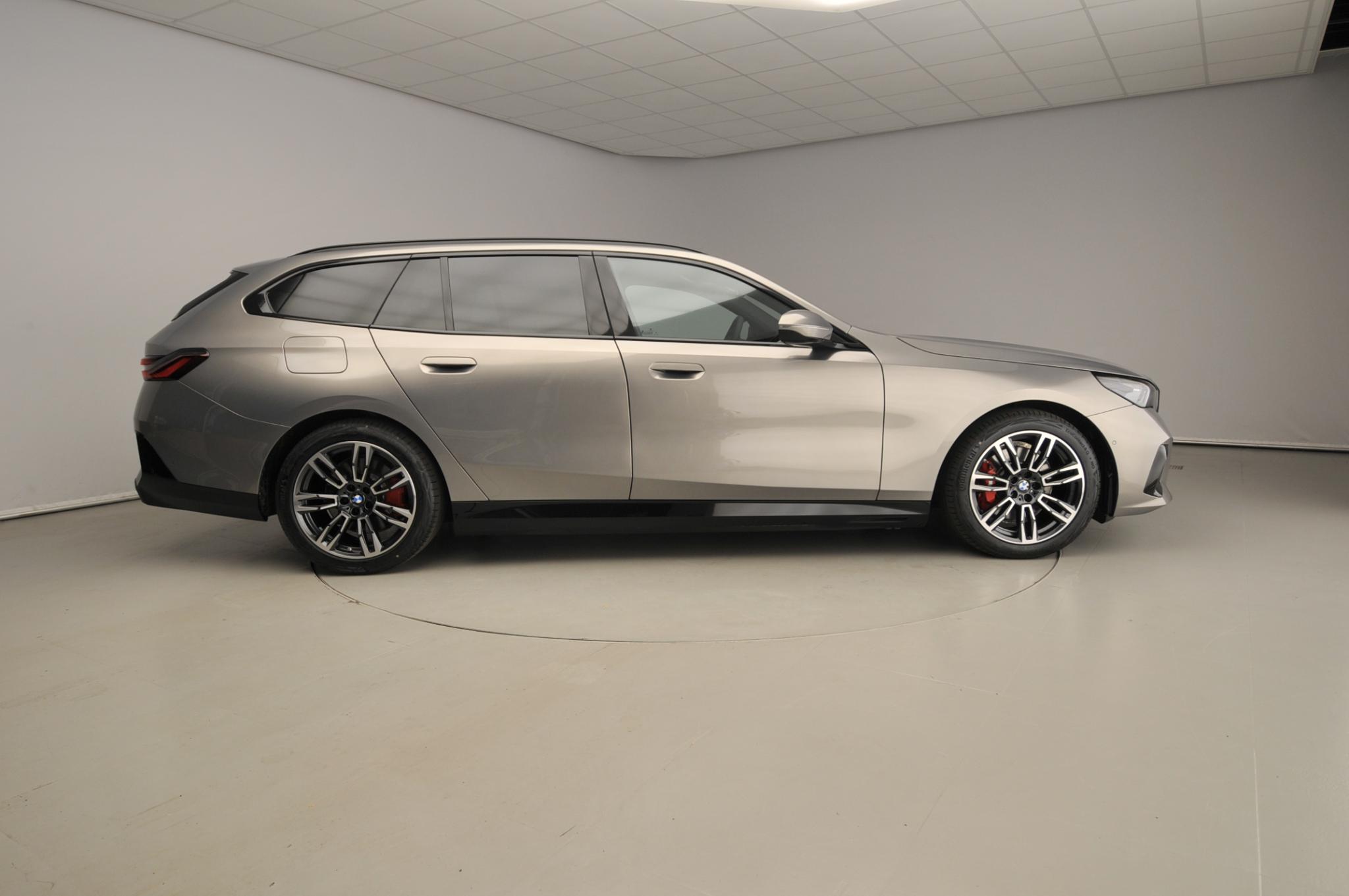 BMW 5 Serie Touring 530e - Afbeelding 4