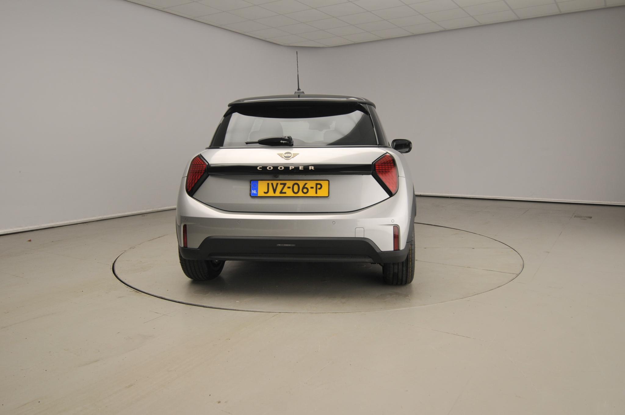 MINI 3-deurs Cooper C - Afbeelding 3