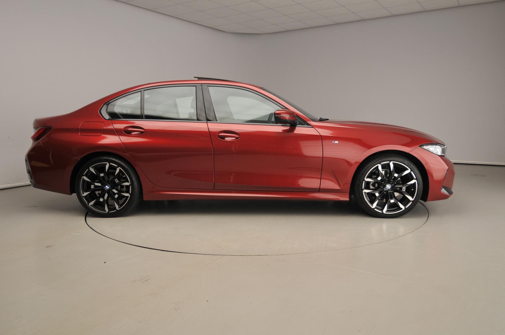 BMW 3 Serie Sedan 320i - Afbeelding 4